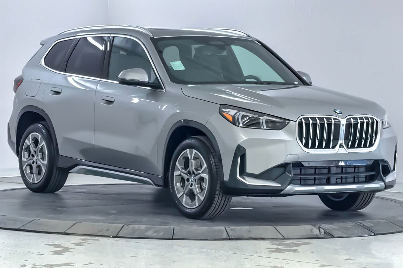 Thumbnail: 2026 BMW X1 - 9