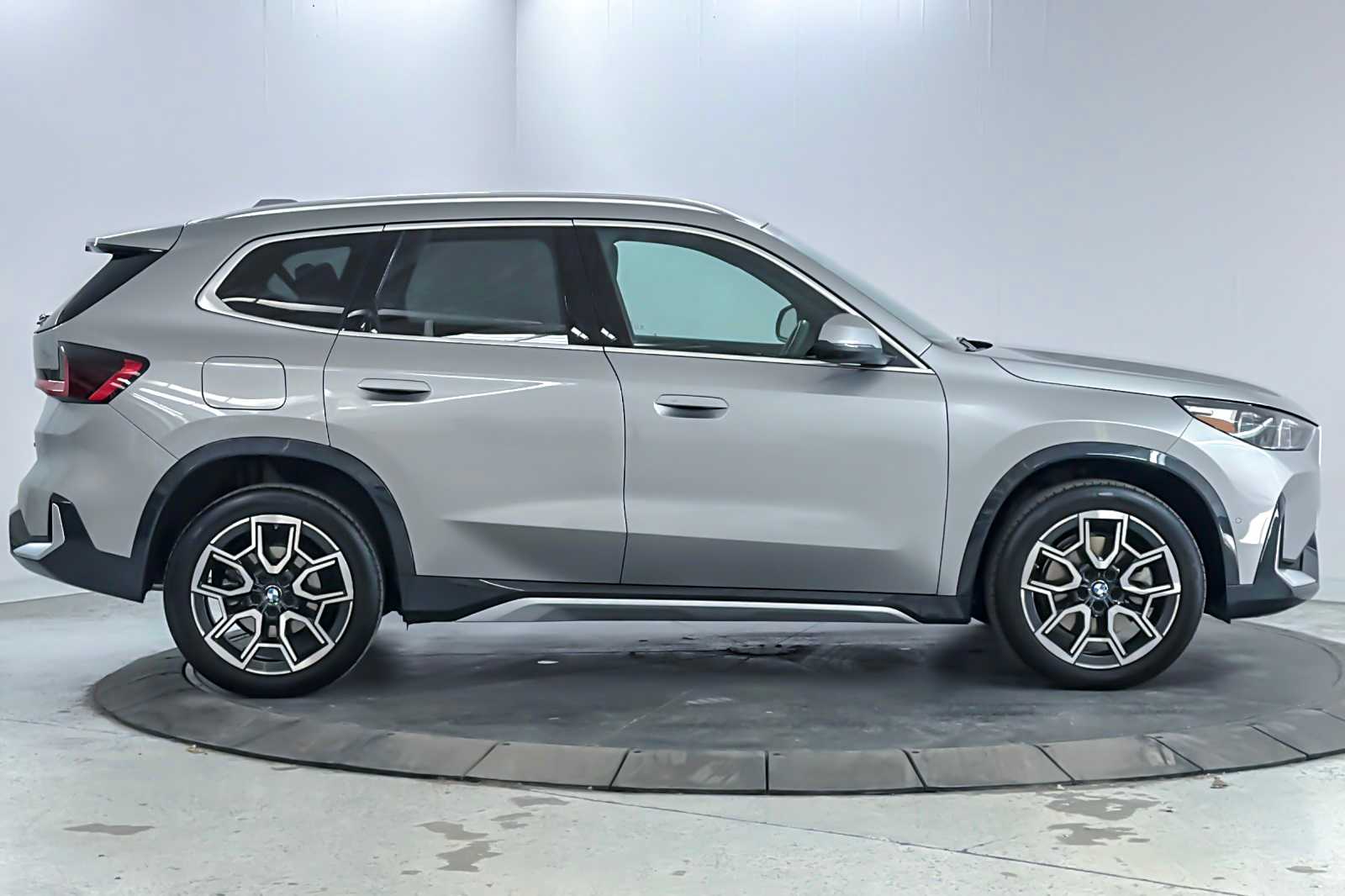 Thumbnail: 2025 BMW X1 - 8