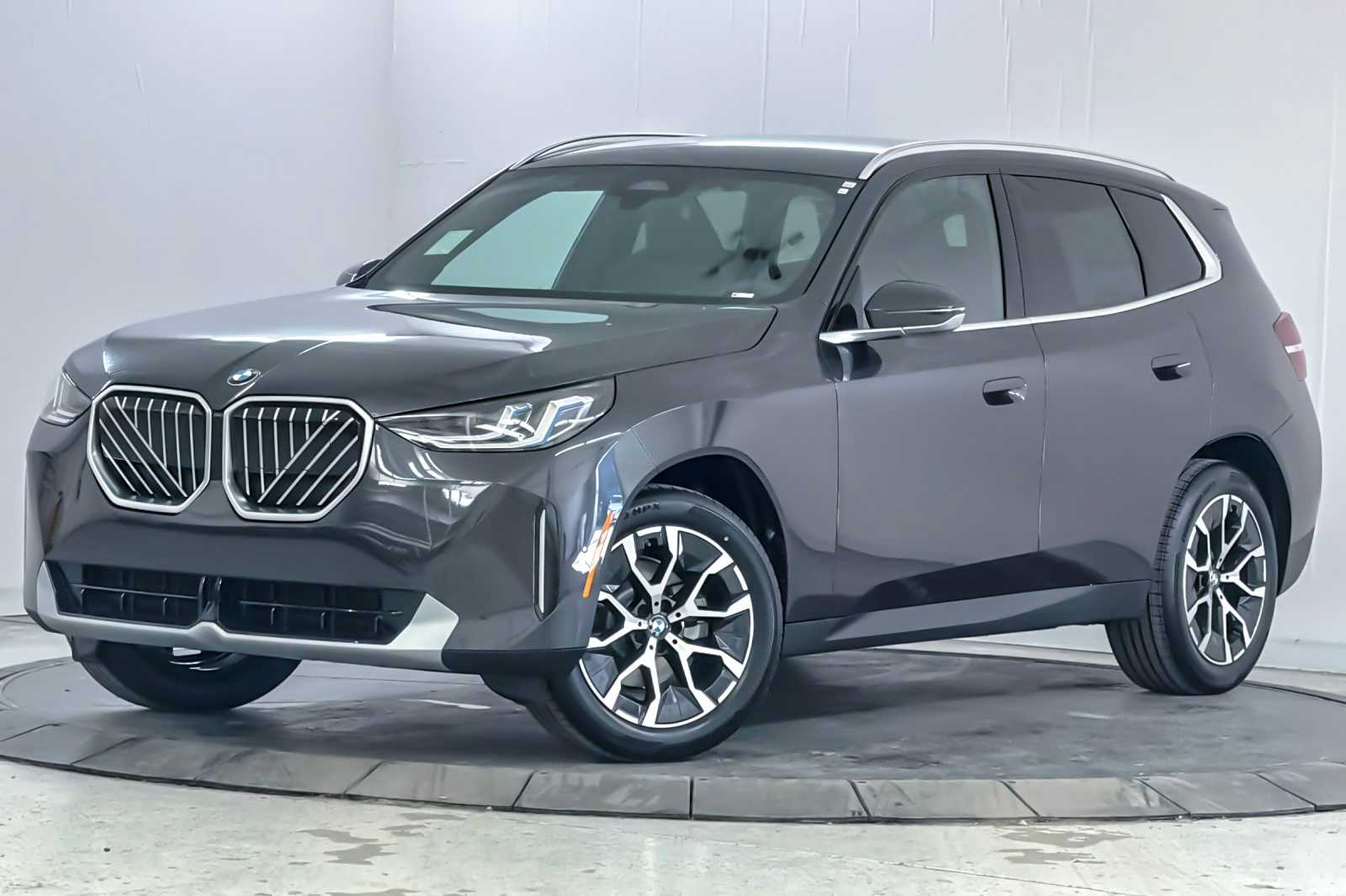 Thumbnail: 2026 BMW X3 - 1