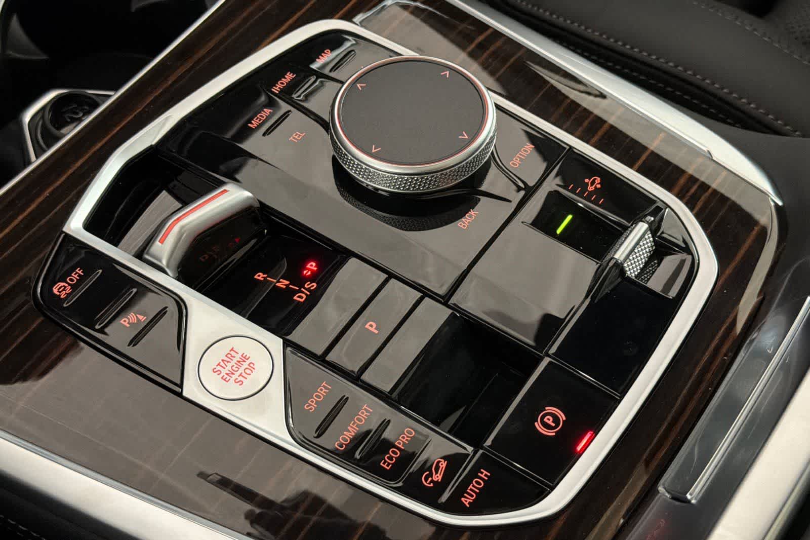Thumbnail: 2027 BMW X7 - 22