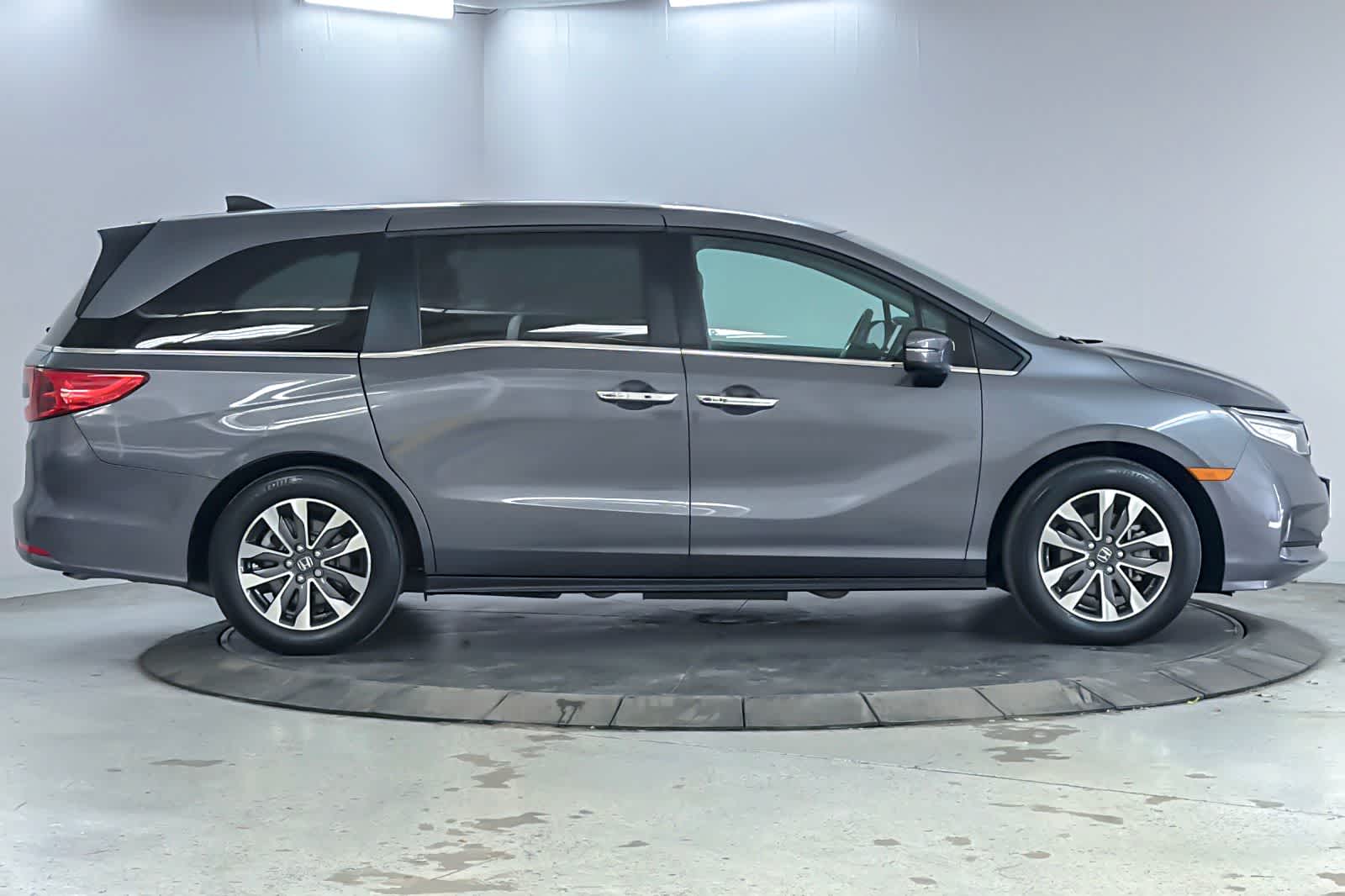 Thumbnail: 2023 Honda Odyssey - 8