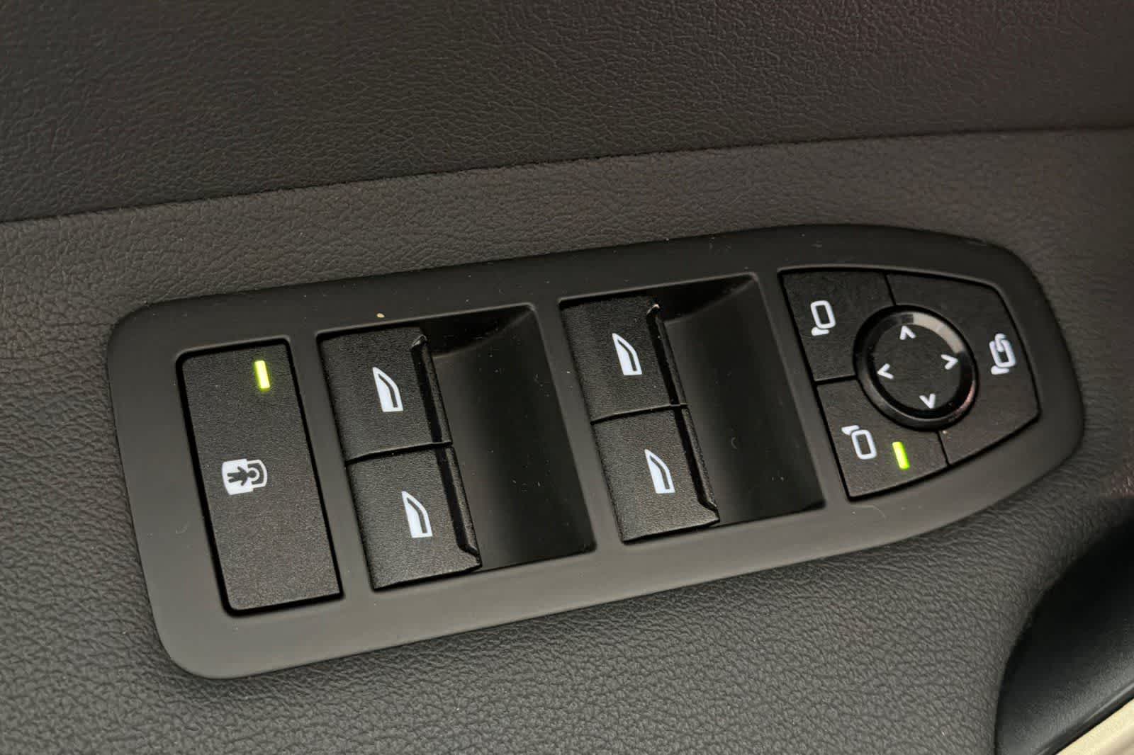 Thumbnail: 2024 BMW iX - 13