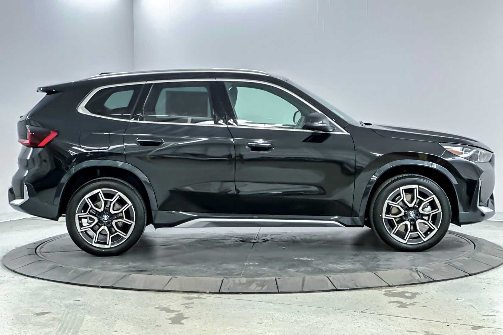 Thumbnail: 2025 BMW X1 - 8