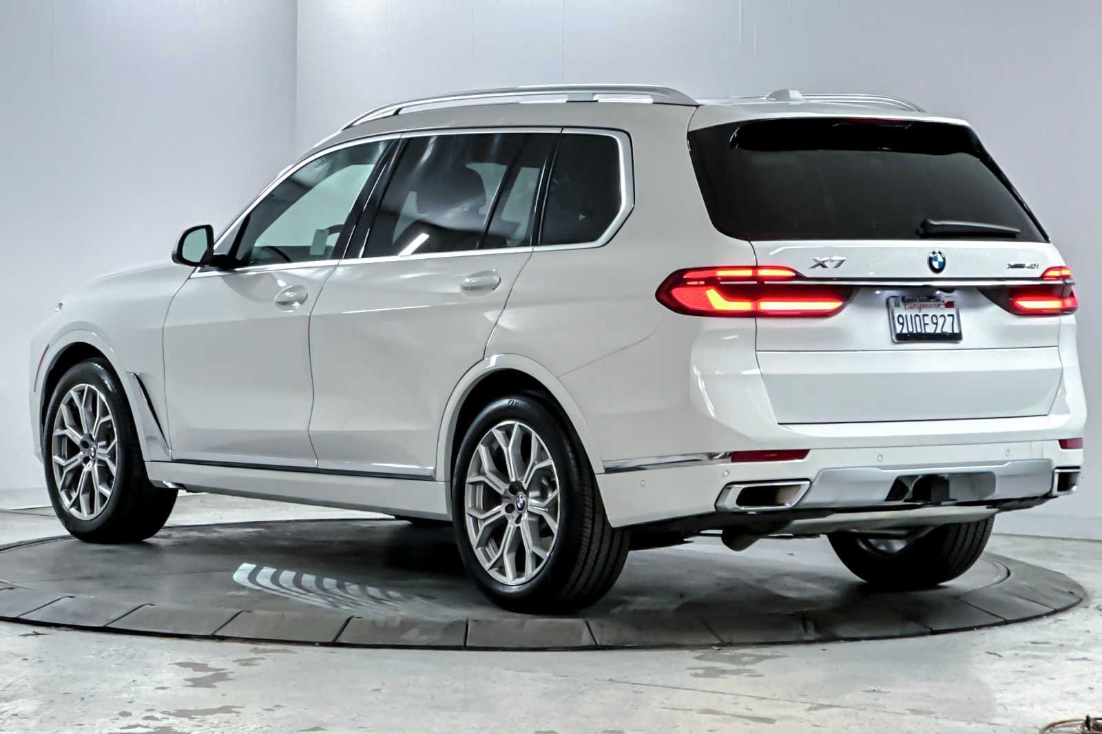 Thumbnail: 2026 BMW X7 - 6