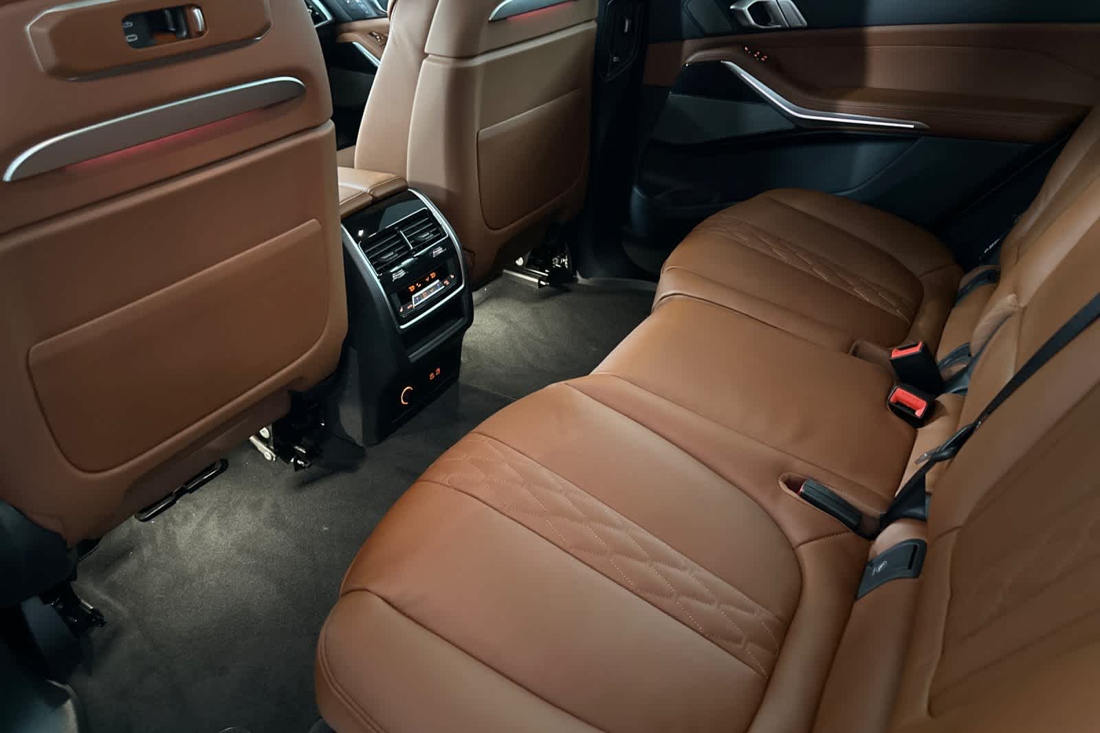 Thumbnail: 2026 BMW X7 - 4