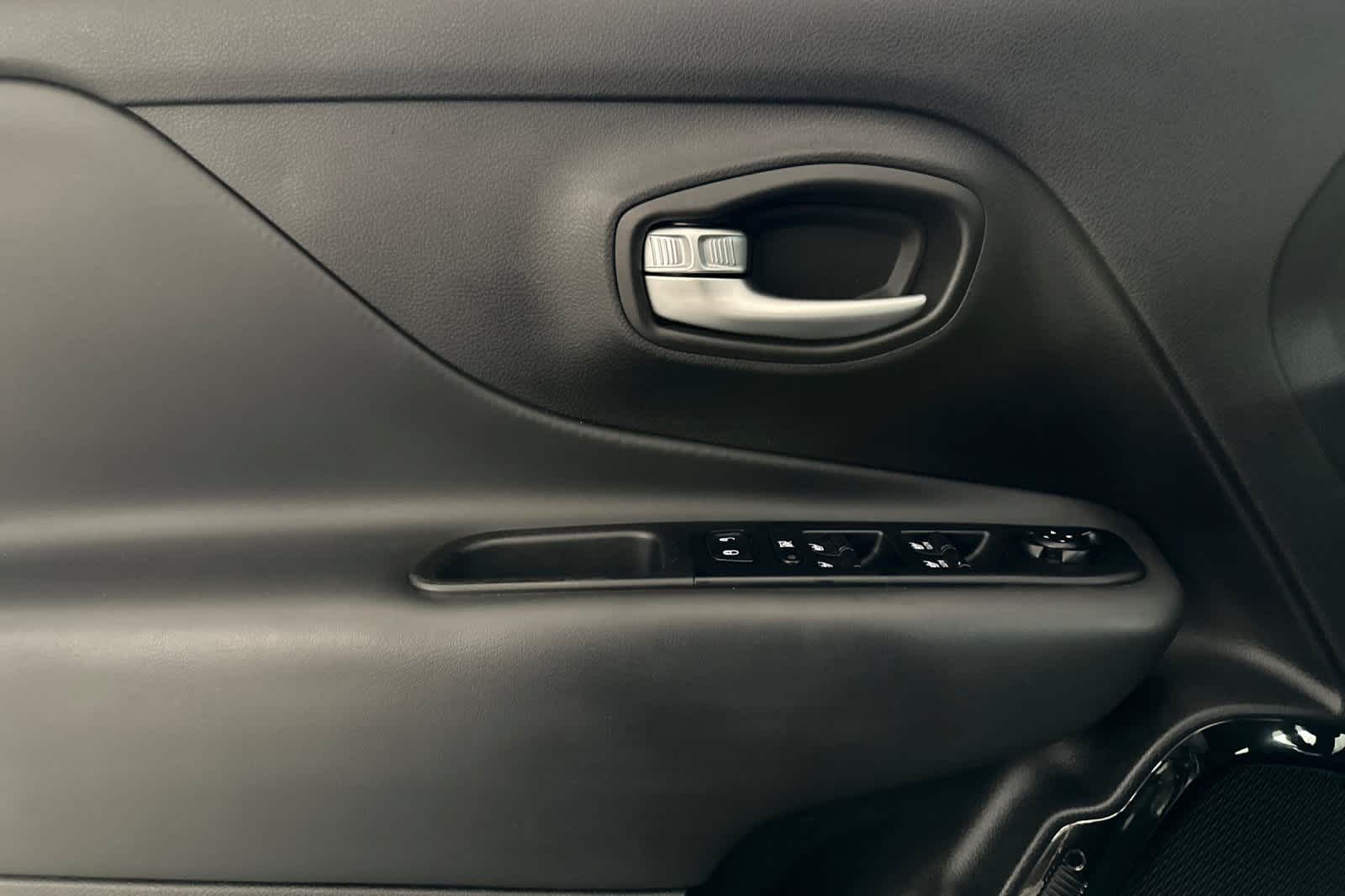 Thumbnail: 2020 Jeep Renegade - 12