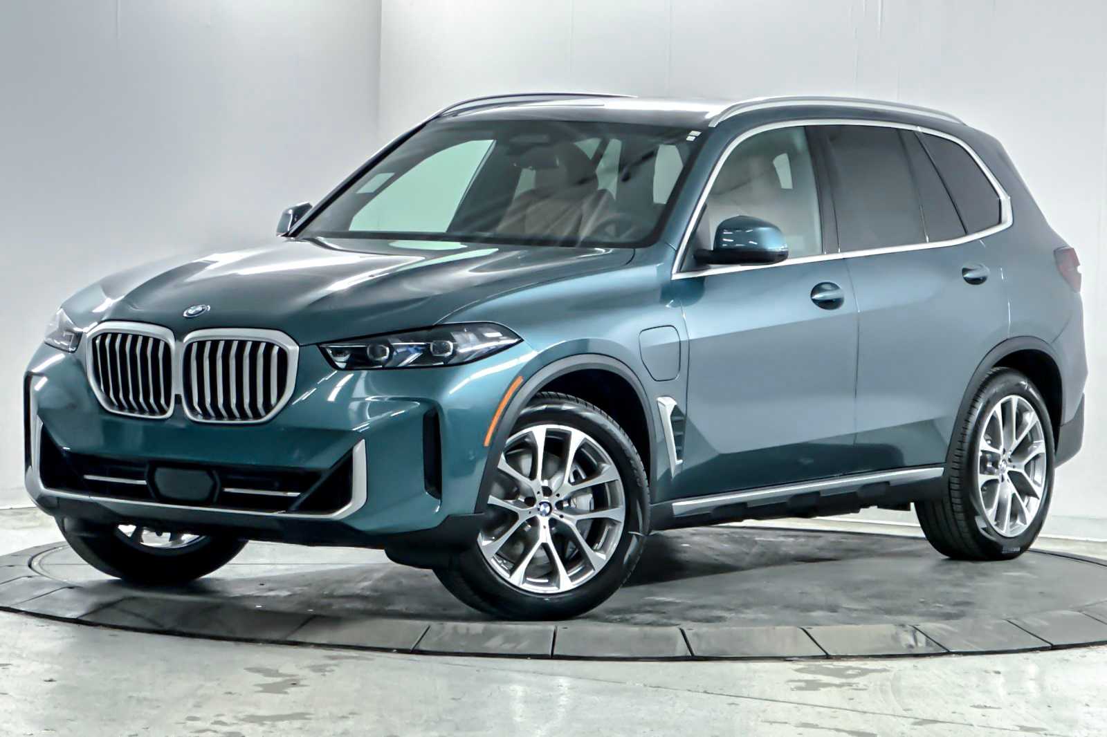 Thumbnail: 2026 BMW X5 - 1