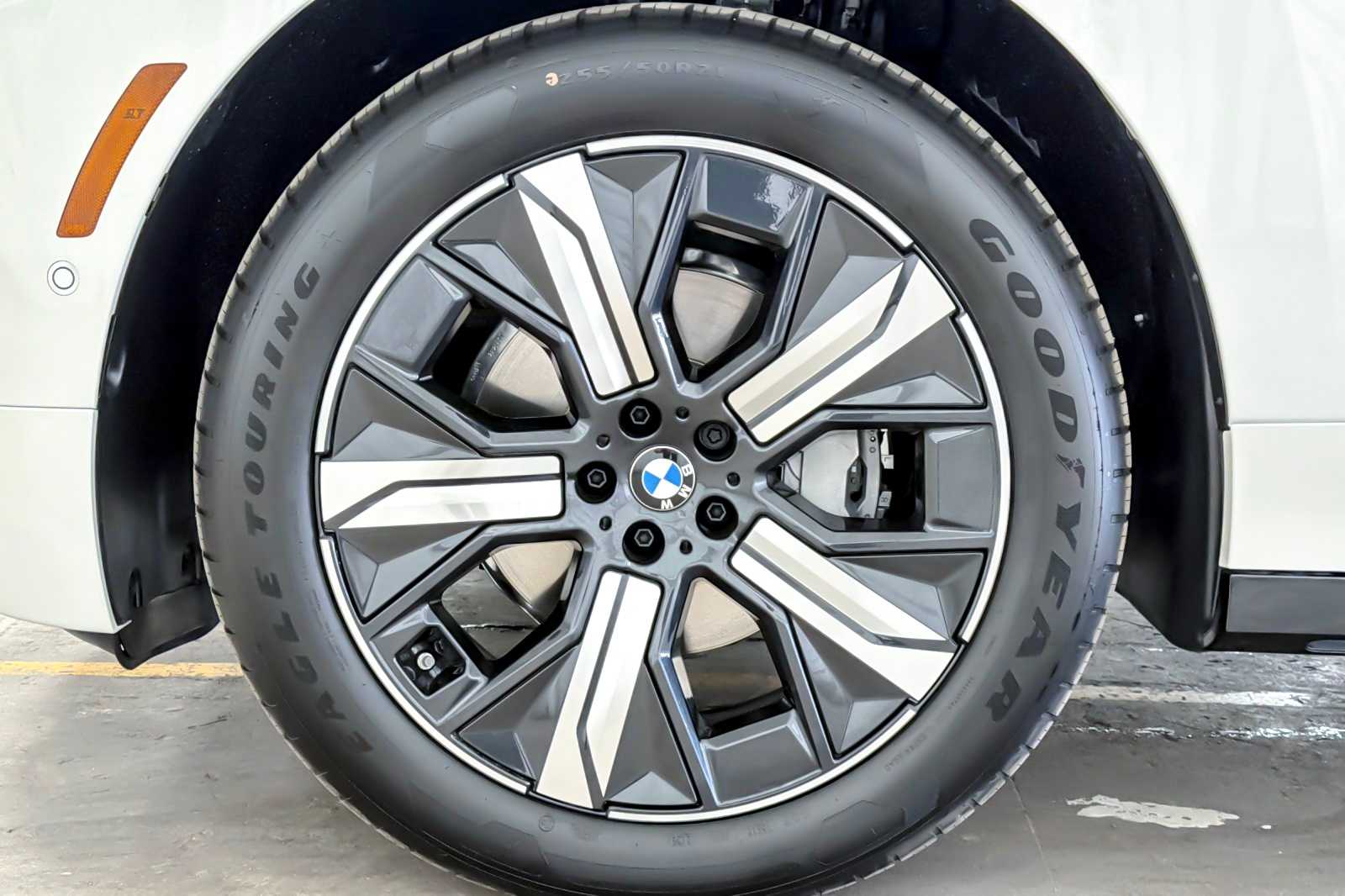 Thumbnail: 2026 BMW iX - 25