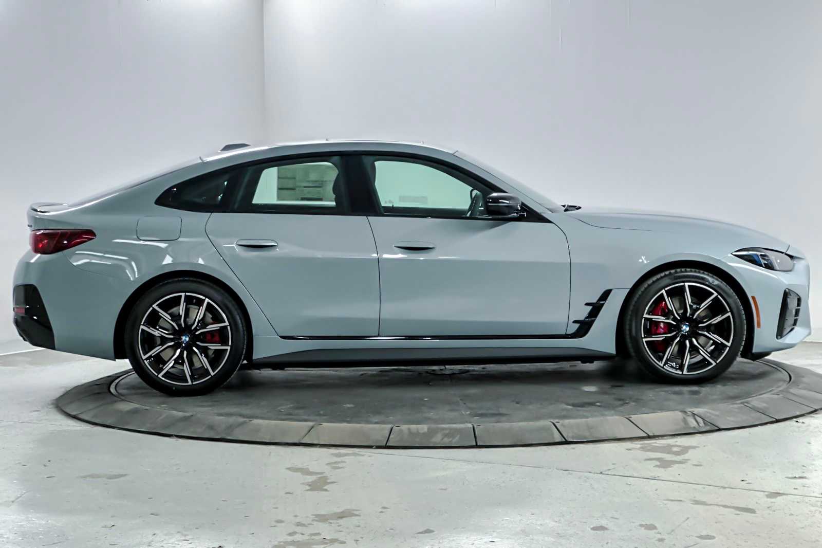 Thumbnail: 2025 BMW i4 - 8