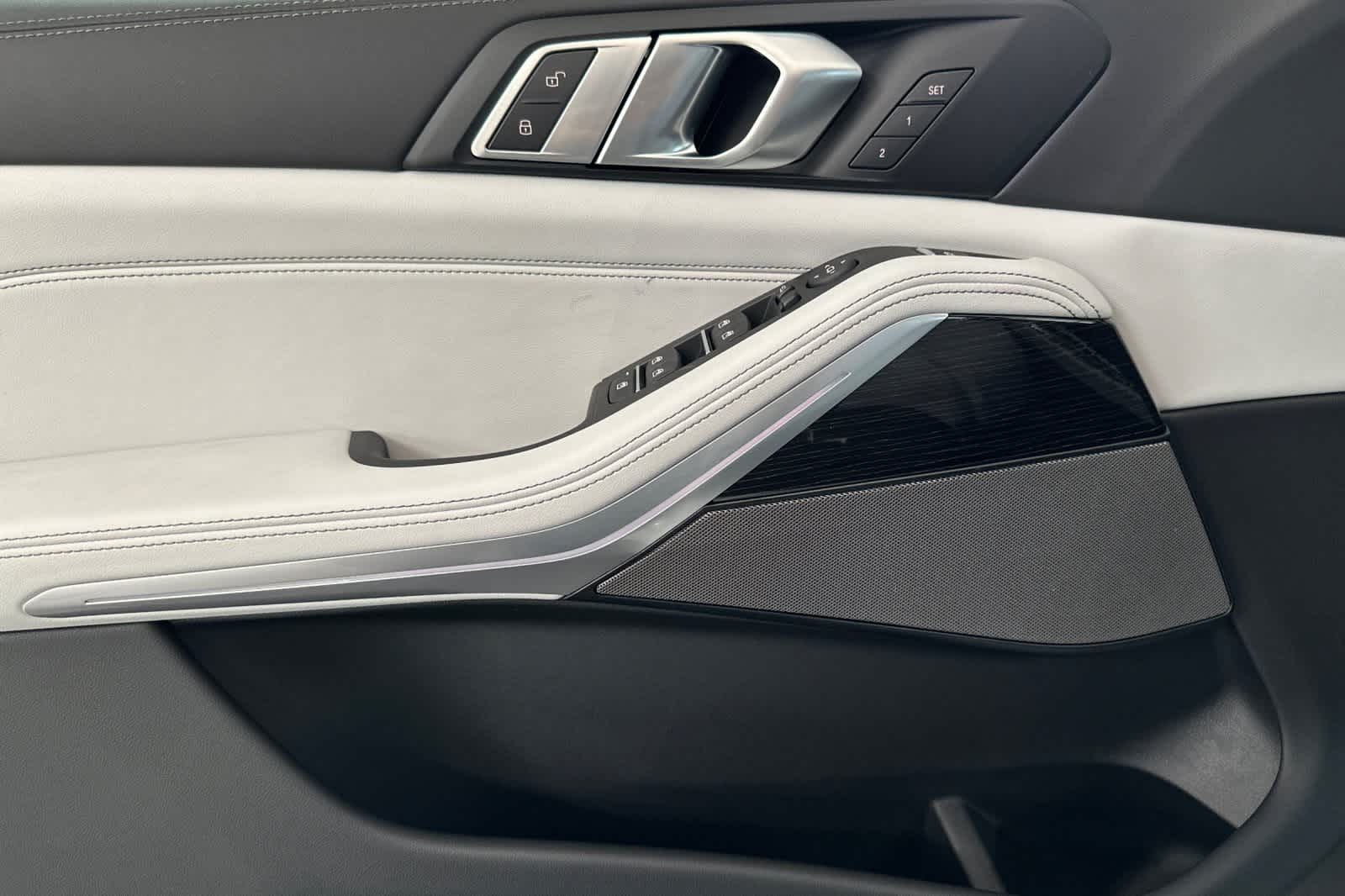2026 BMW X5 xDrive40i 12