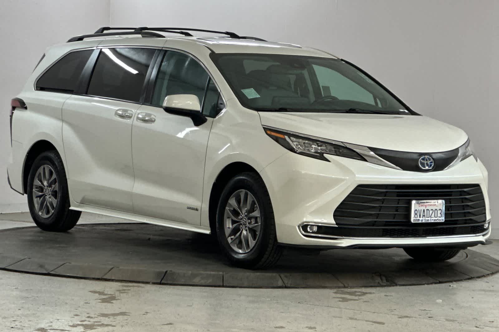 Thumbnail: 2021 Toyota Sienna - 9
