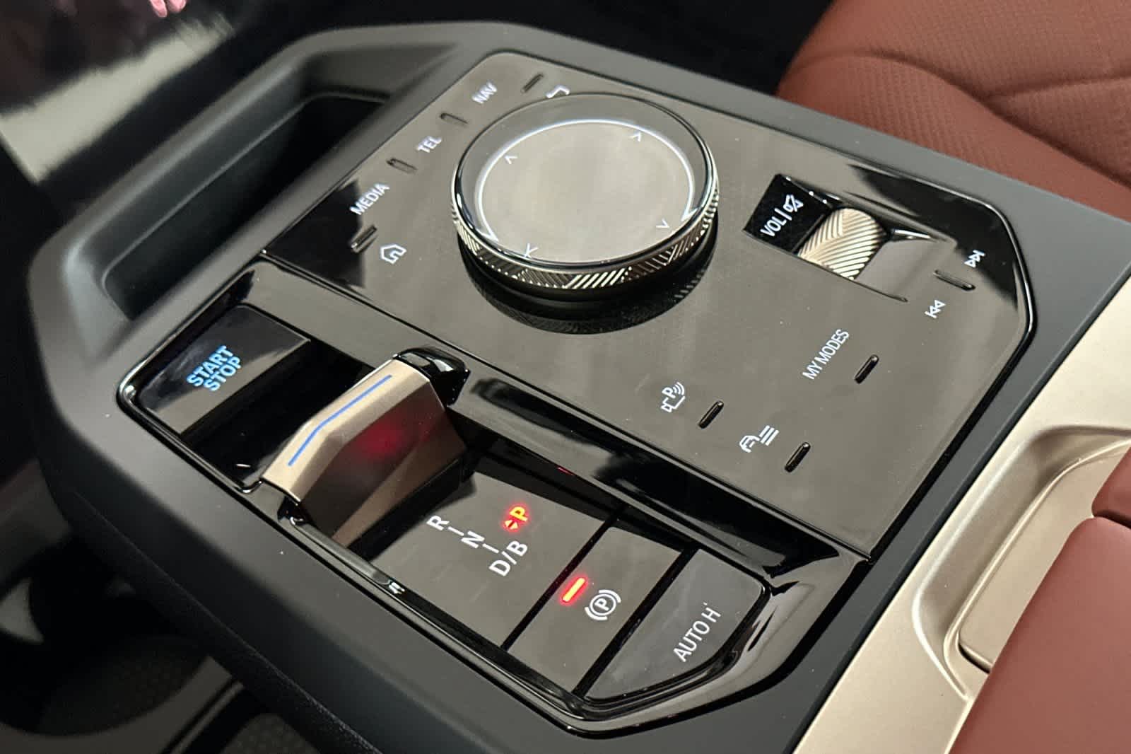 Thumbnail: 2026 BMW iX - 22