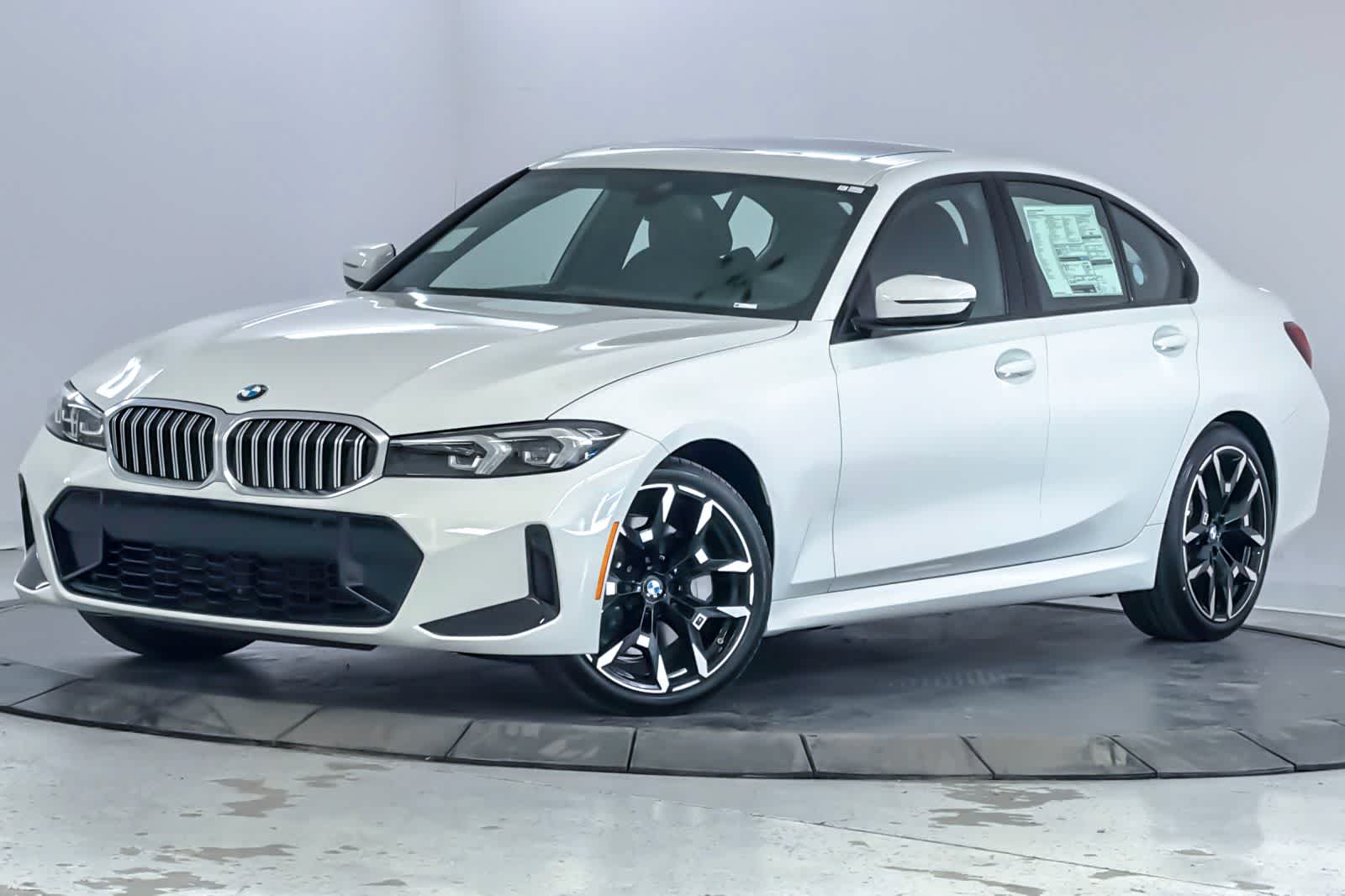 Thumbnail: 2026 BMW 3 Series - 1