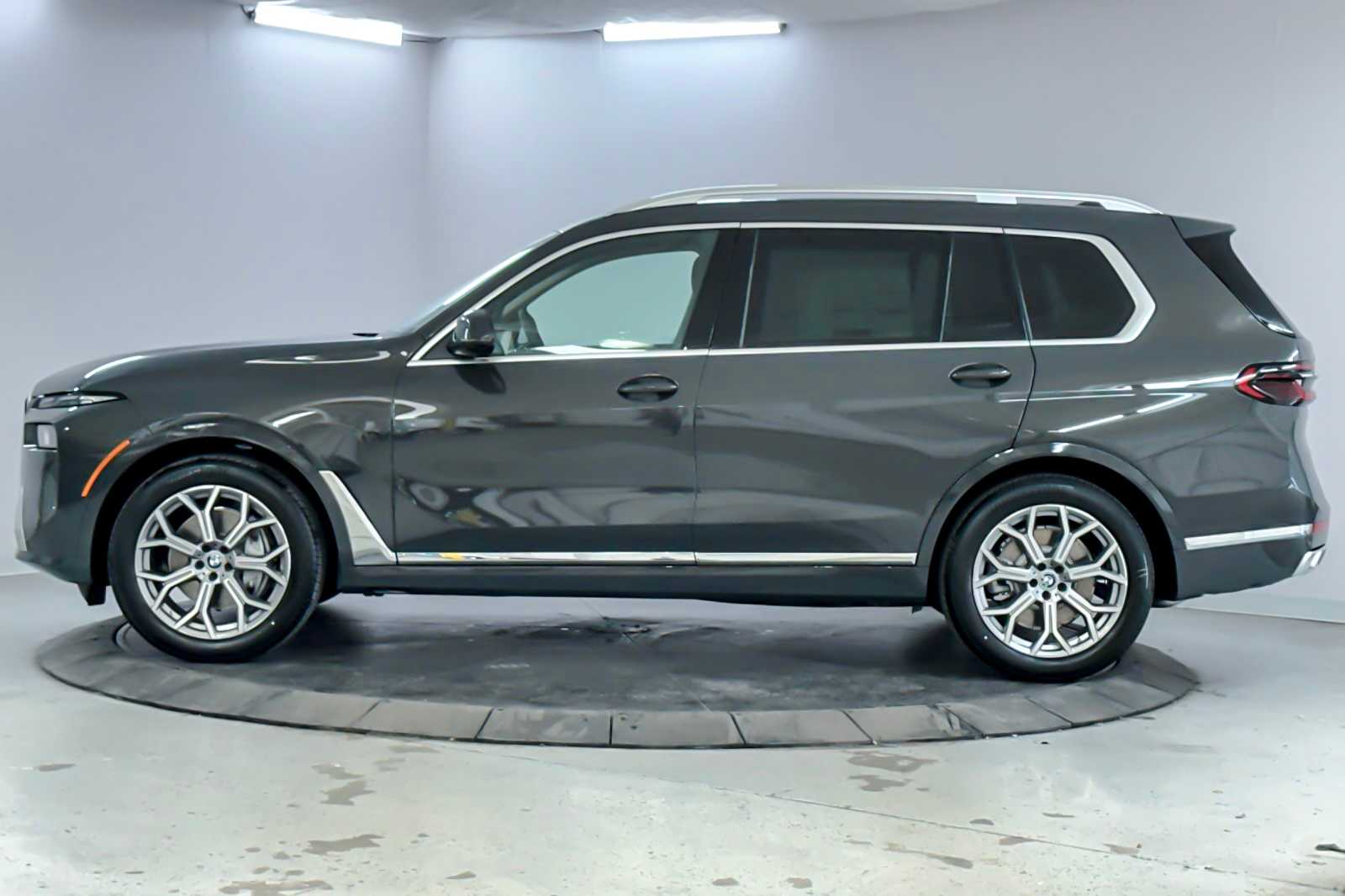 Thumbnail: 2026 BMW X7 - 5