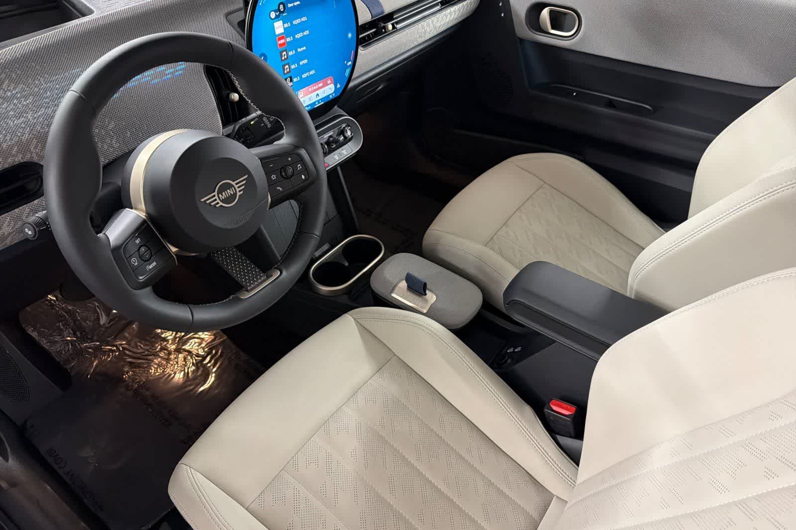 Thumbnail: 2025 MINI Cooper Hardtop - 11