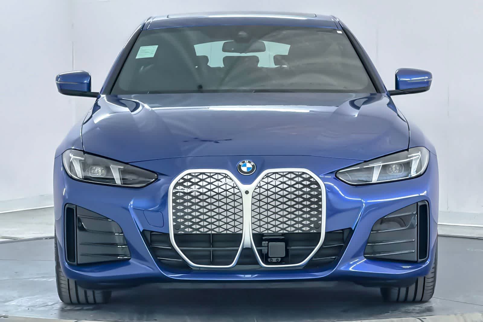 Thumbnail: 2026 BMW i4 - 10