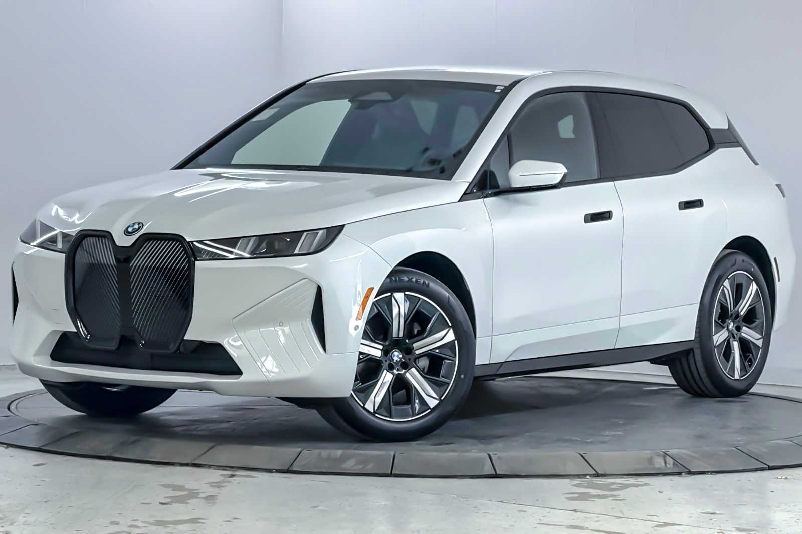 Thumbnail: 2026 BMW iX - 1