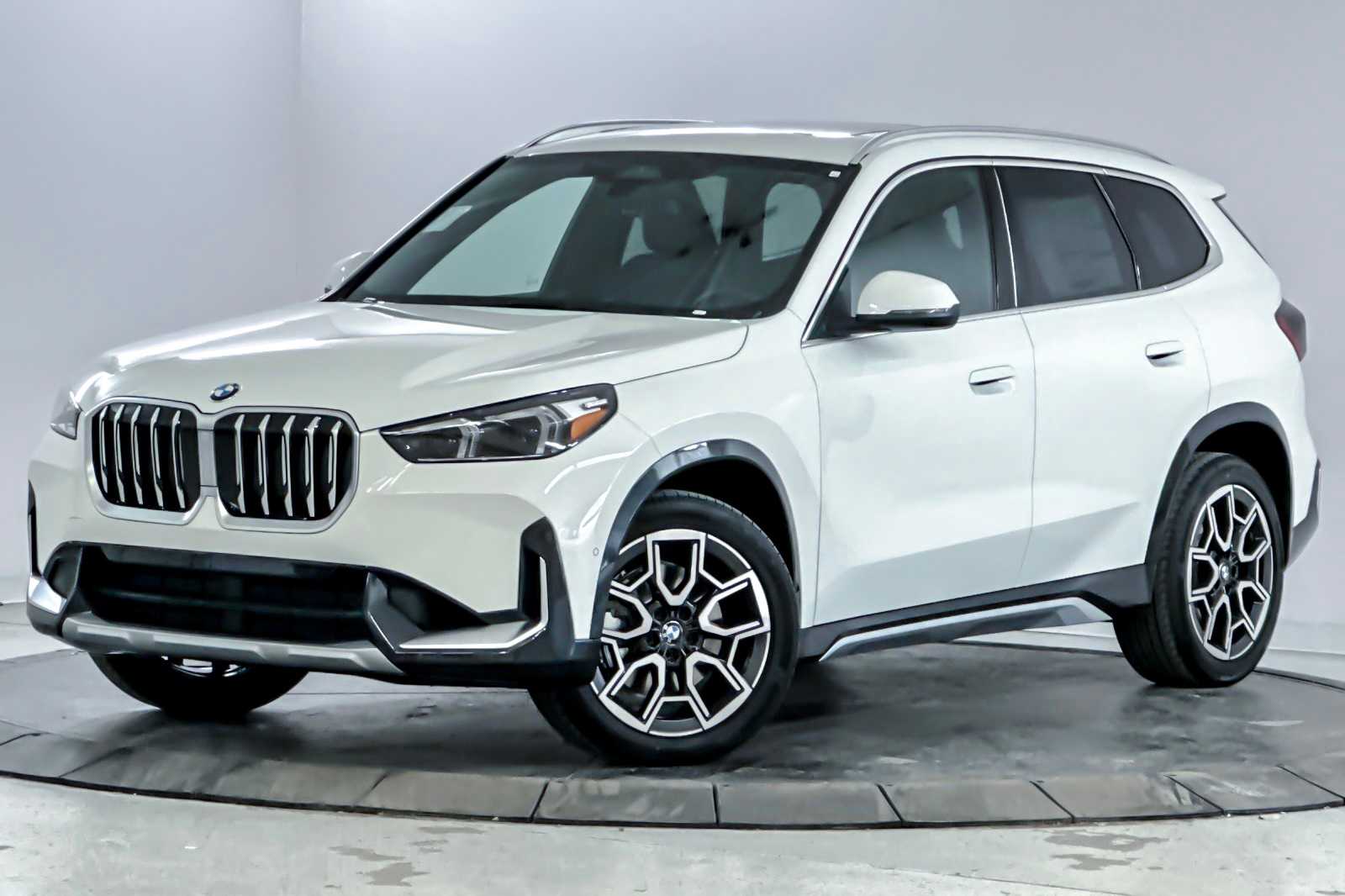 Thumbnail: 2026 BMW X1 - 1