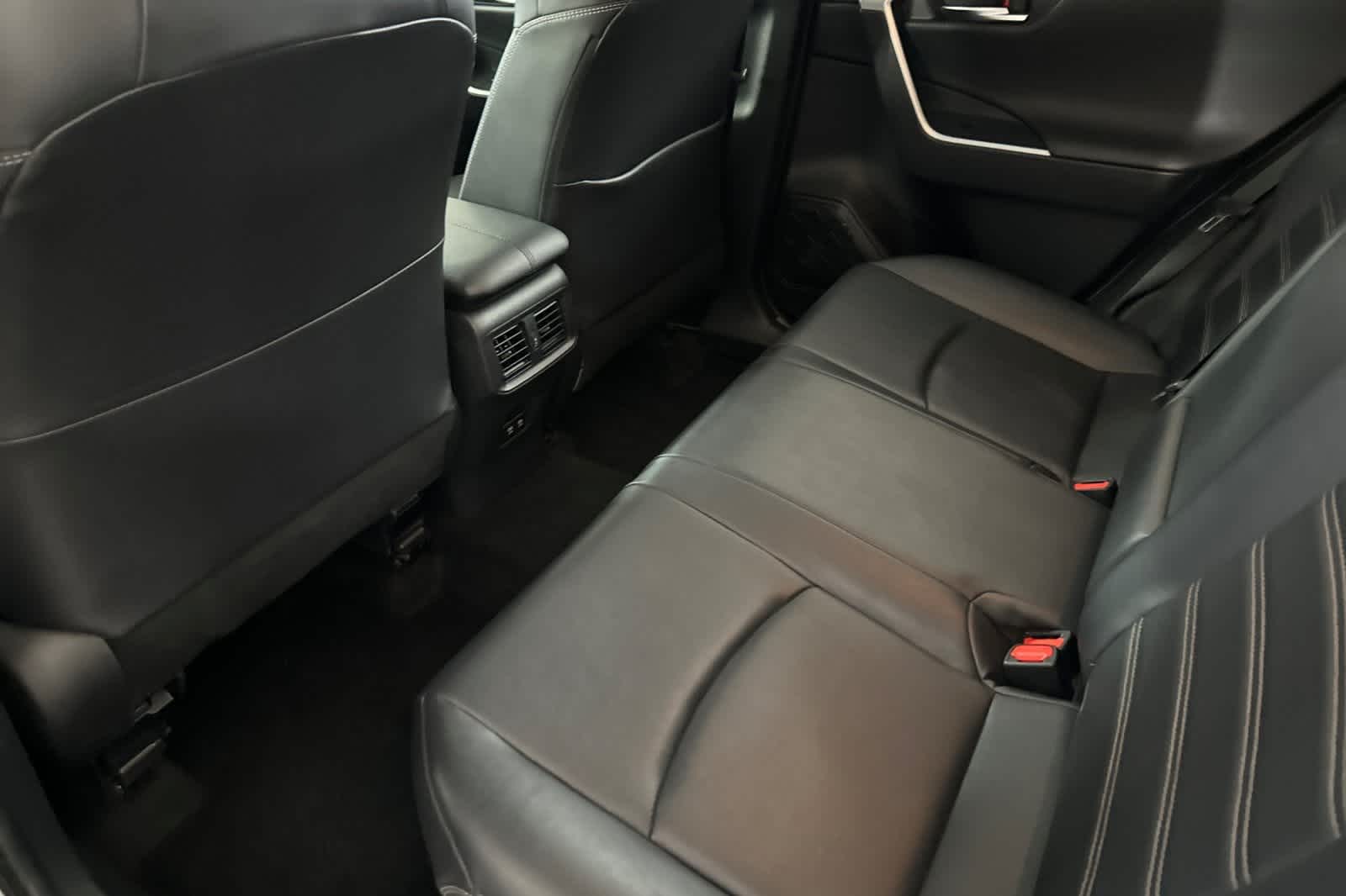 Thumbnail: 2019 Toyota RAV4 - 4