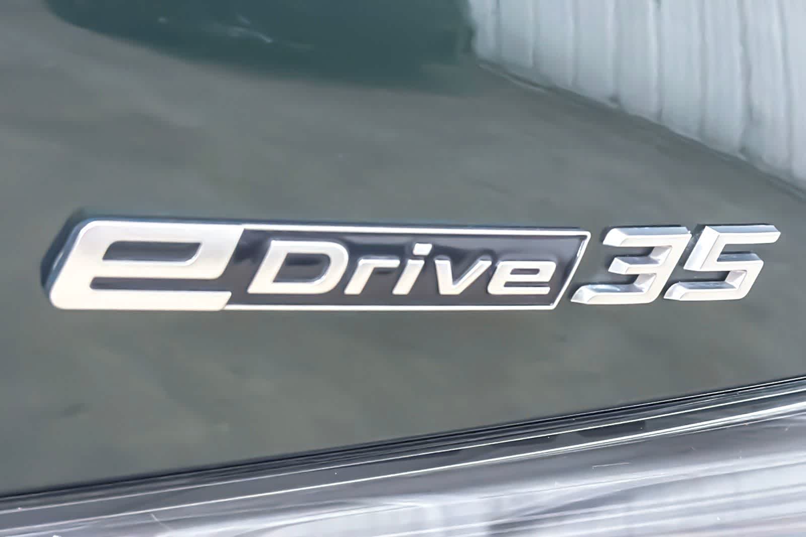 Thumbnail: 2023 BMW i4 - 27