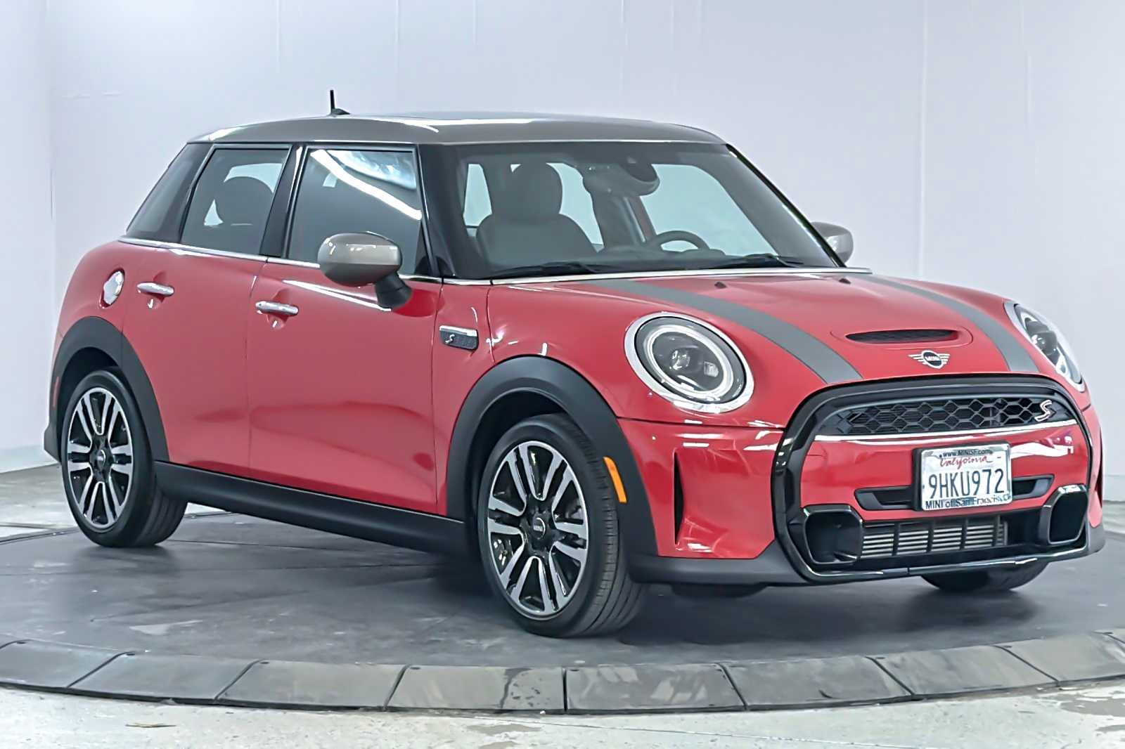 Thumbnail: 2024 MINI Cooper Hardtop - 9
