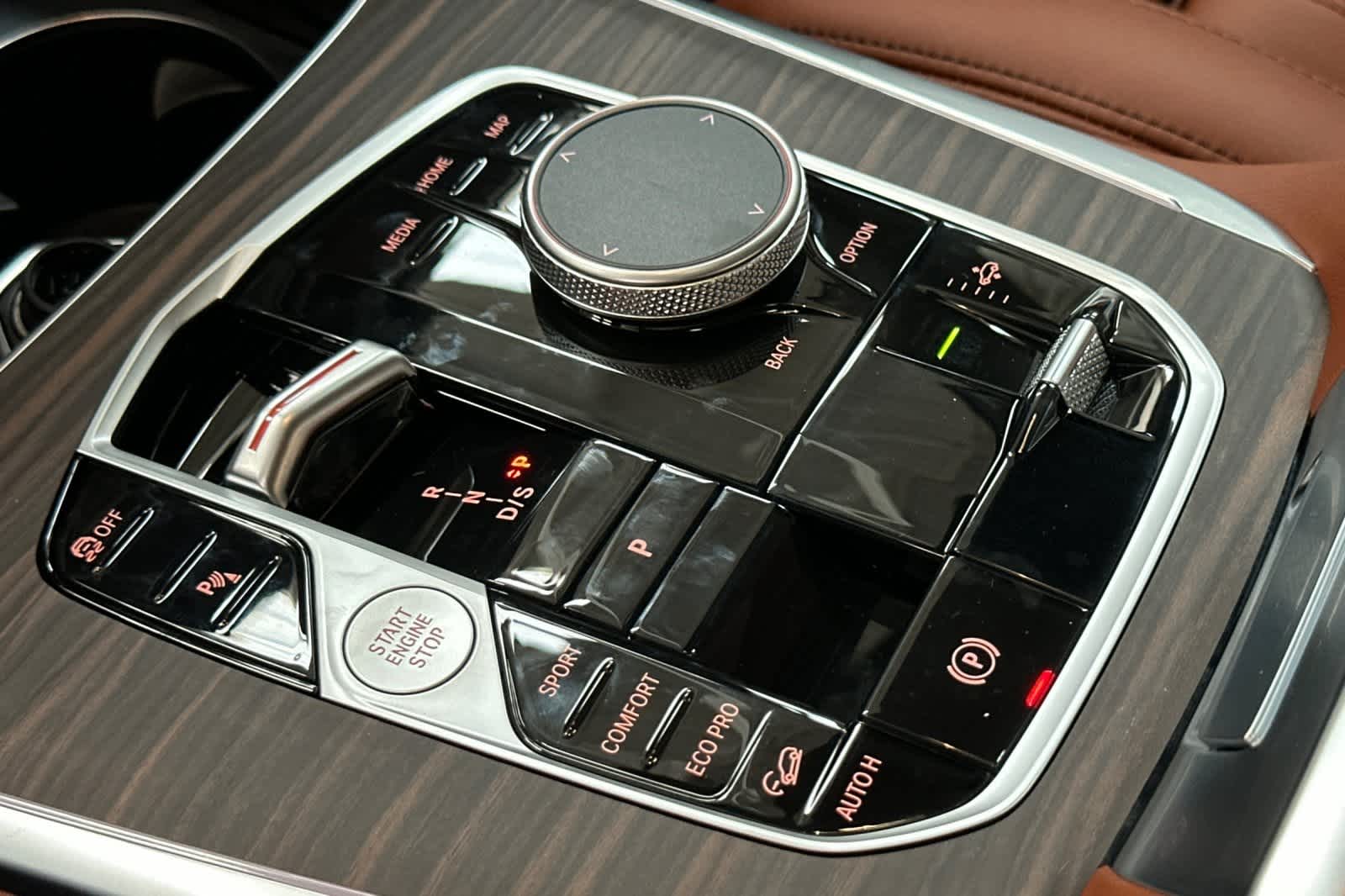 Thumbnail: 2026 BMW X7 - 22