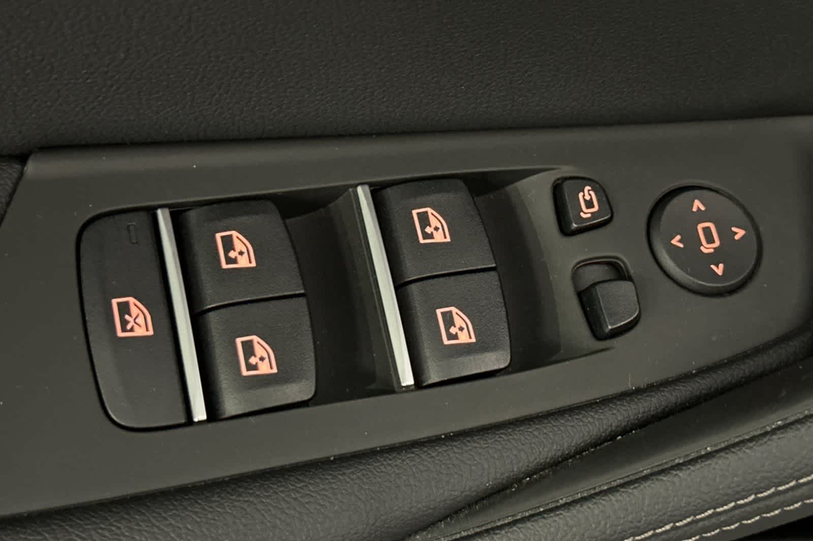 Thumbnail: 2023 BMW 5 Series - 13