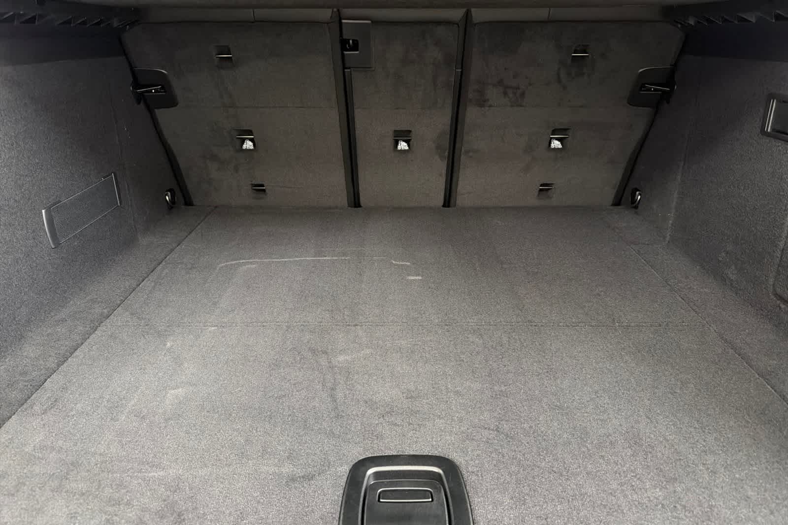 Thumbnail: 2026 BMW iX - 15