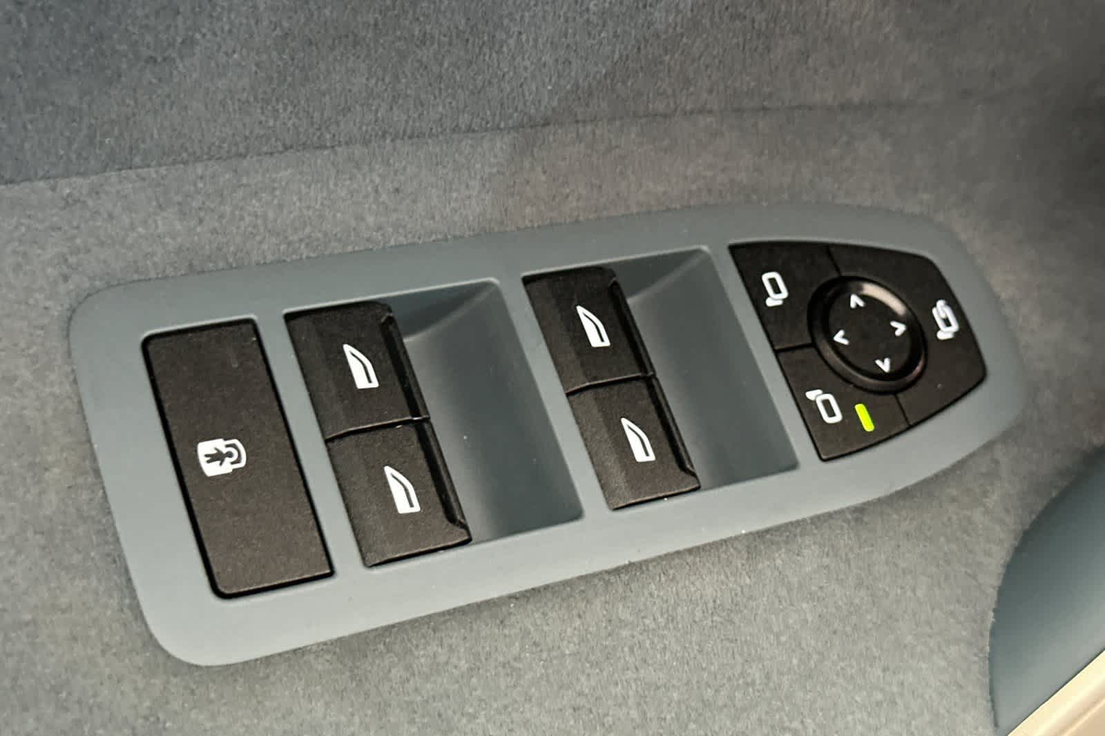 Thumbnail: 2023 BMW iX - 13