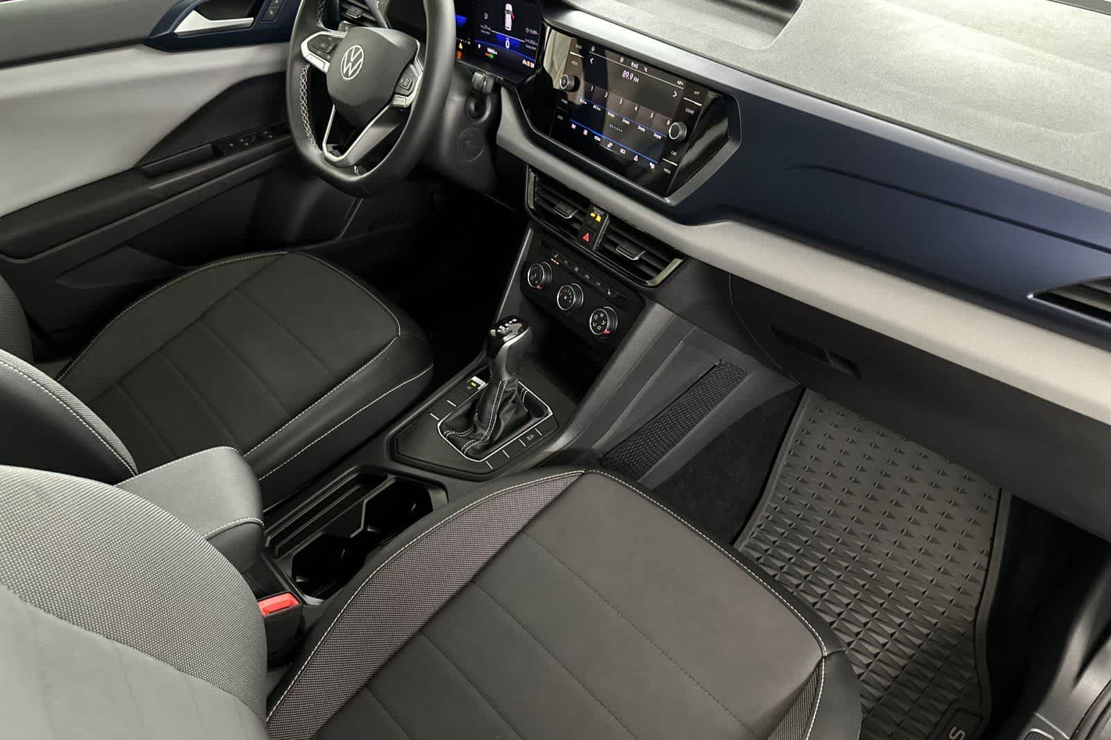 Thumbnail: 2022 Volkswagen Taos - 16