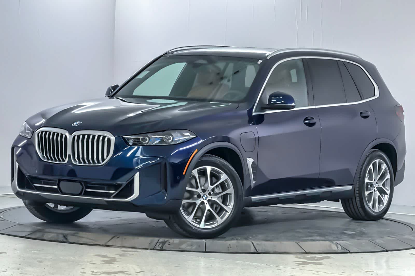 Thumbnail: 2026 BMW X5 - 1