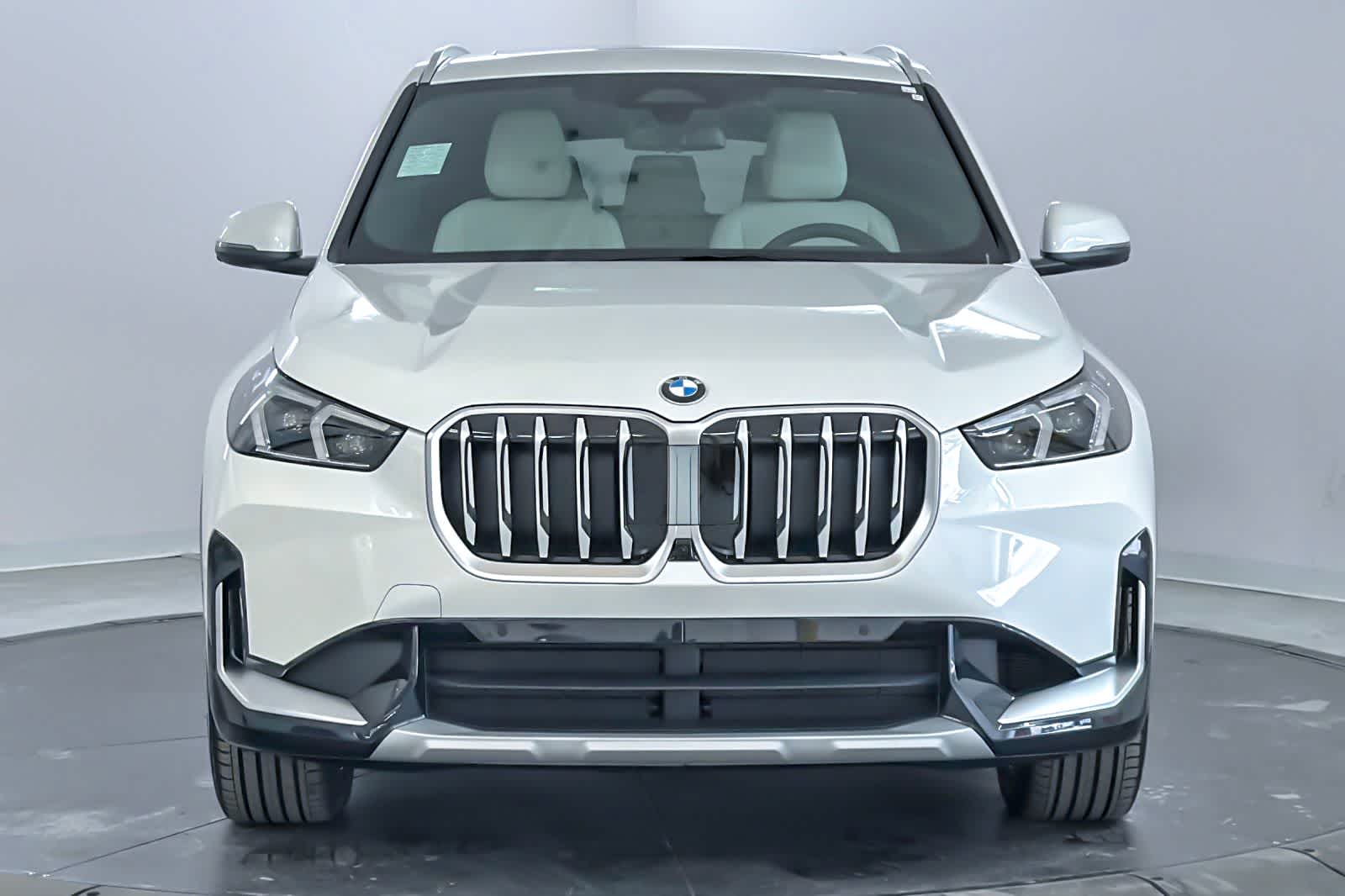 Thumbnail: 2026 BMW X1 - 10