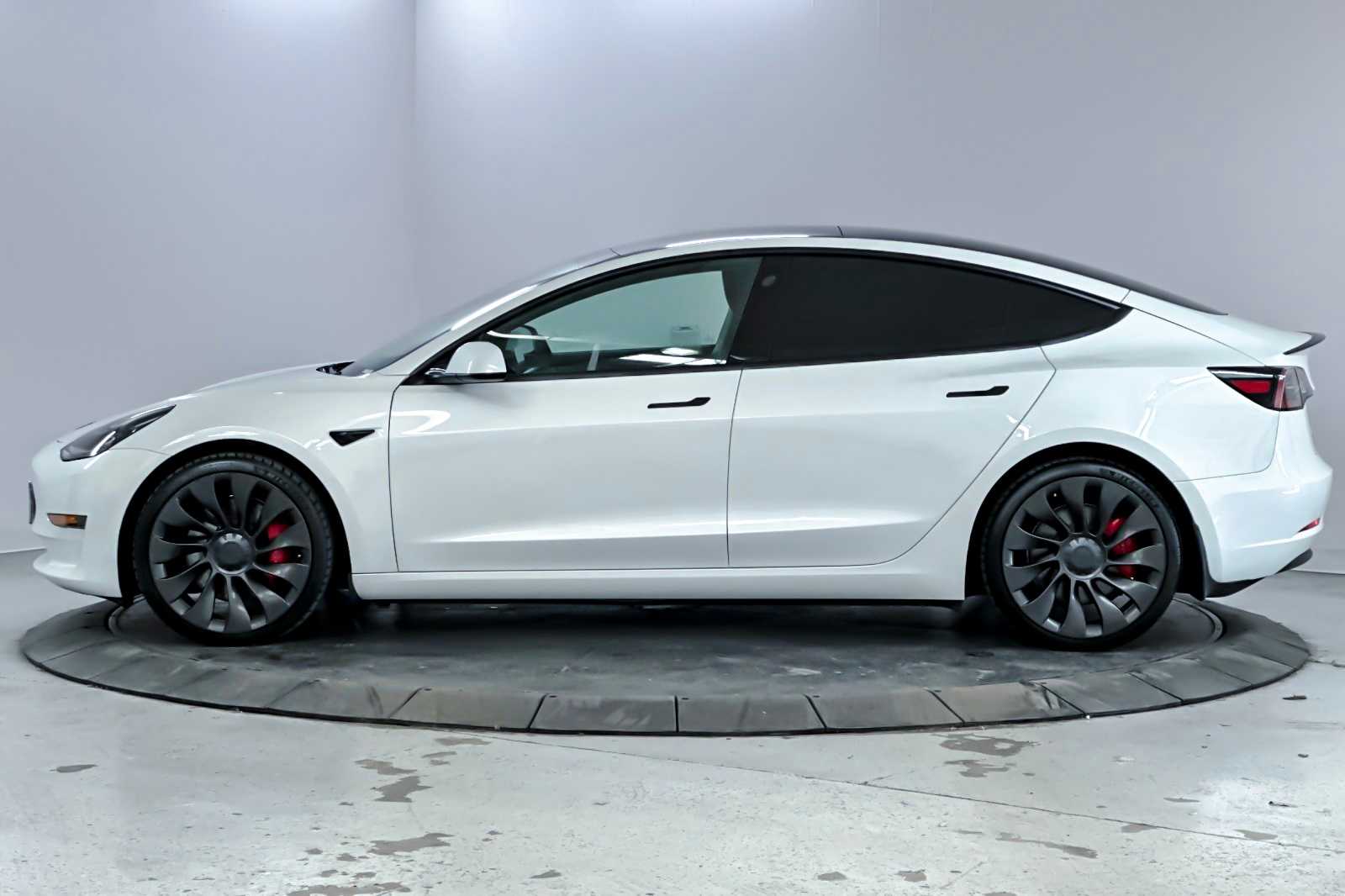 Thumbnail: 2023 Tesla Model 3 - 5
