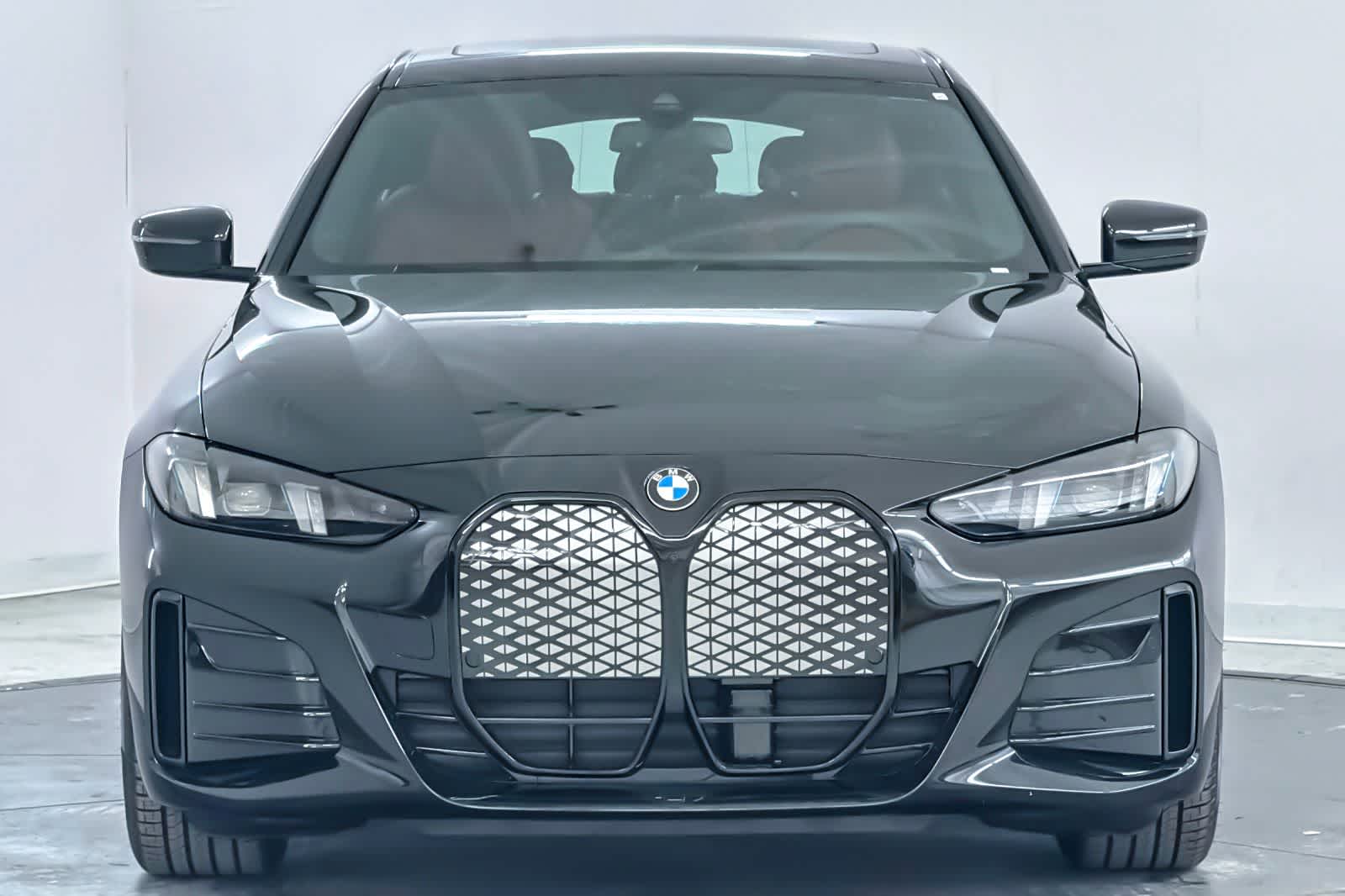 Thumbnail: 2026 BMW i4 - 10