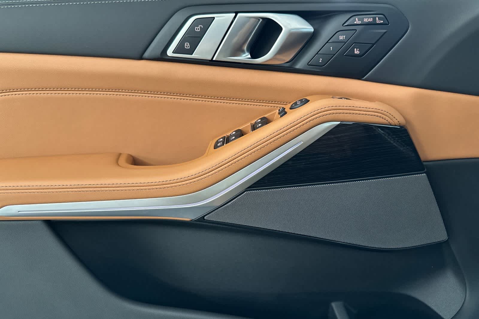 Thumbnail: 2026 BMW X7 - 12