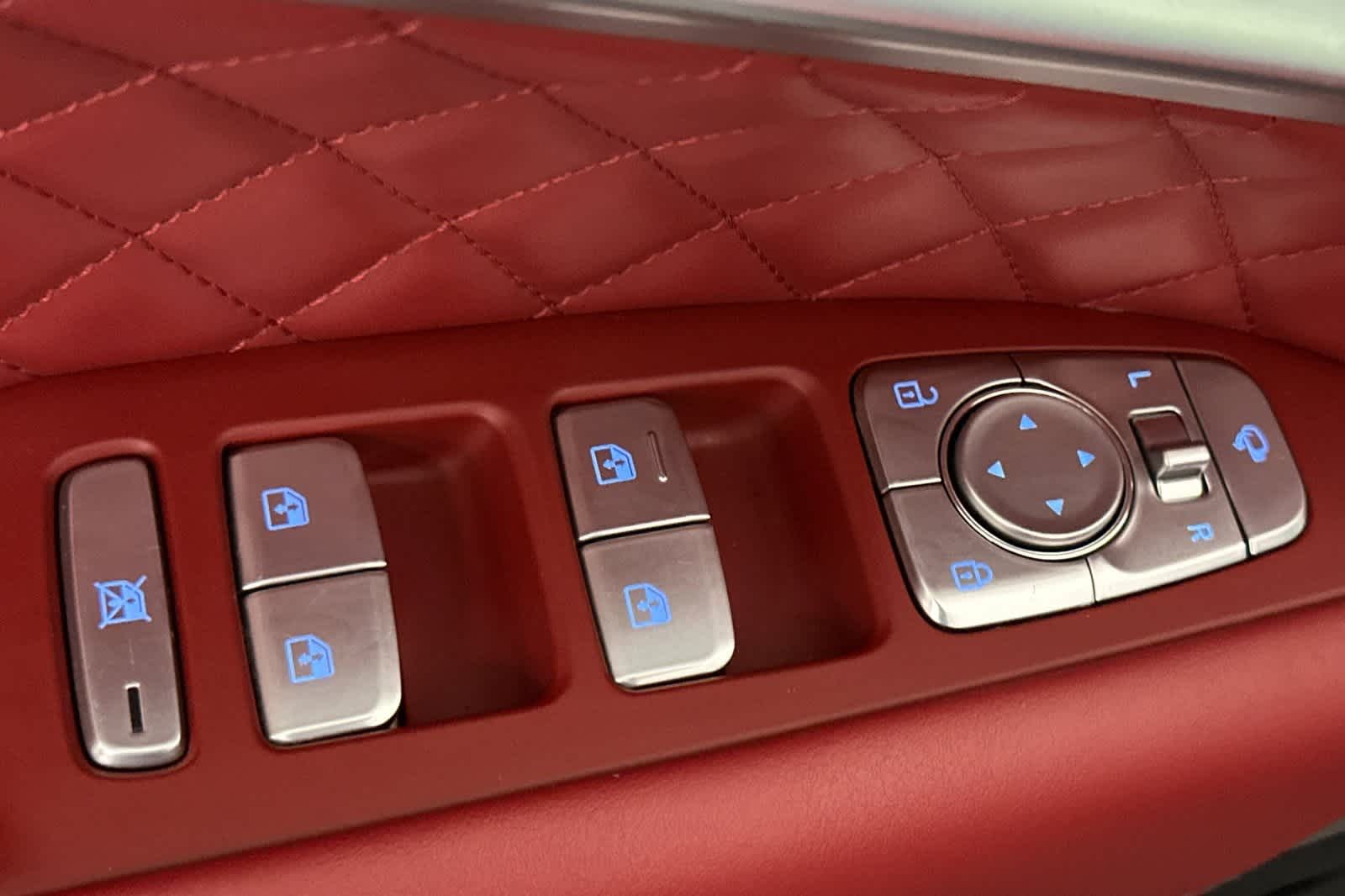 Thumbnail: 2023 Genesis G70 - 13