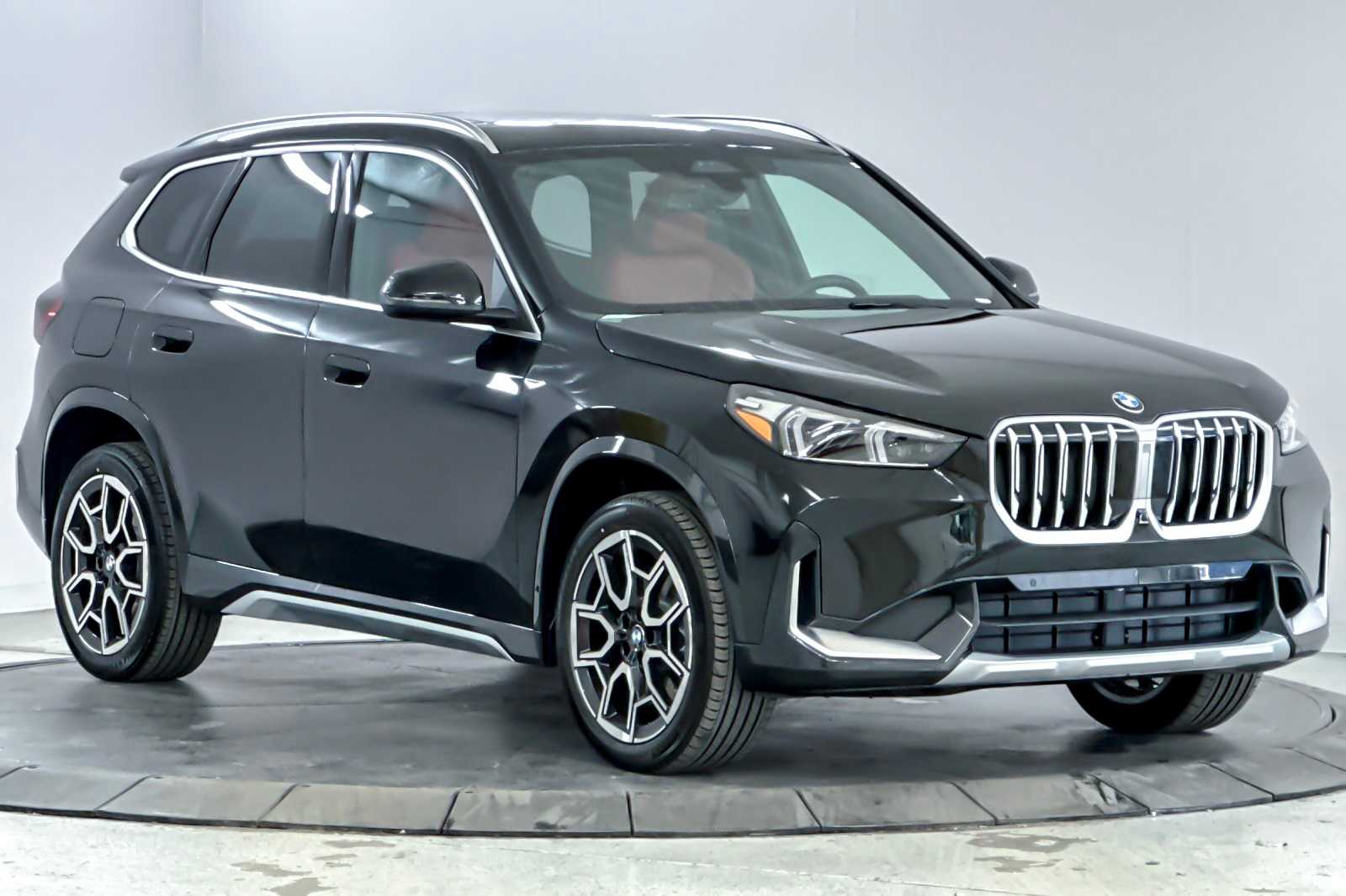 Thumbnail: 2025 BMW X1 - 9