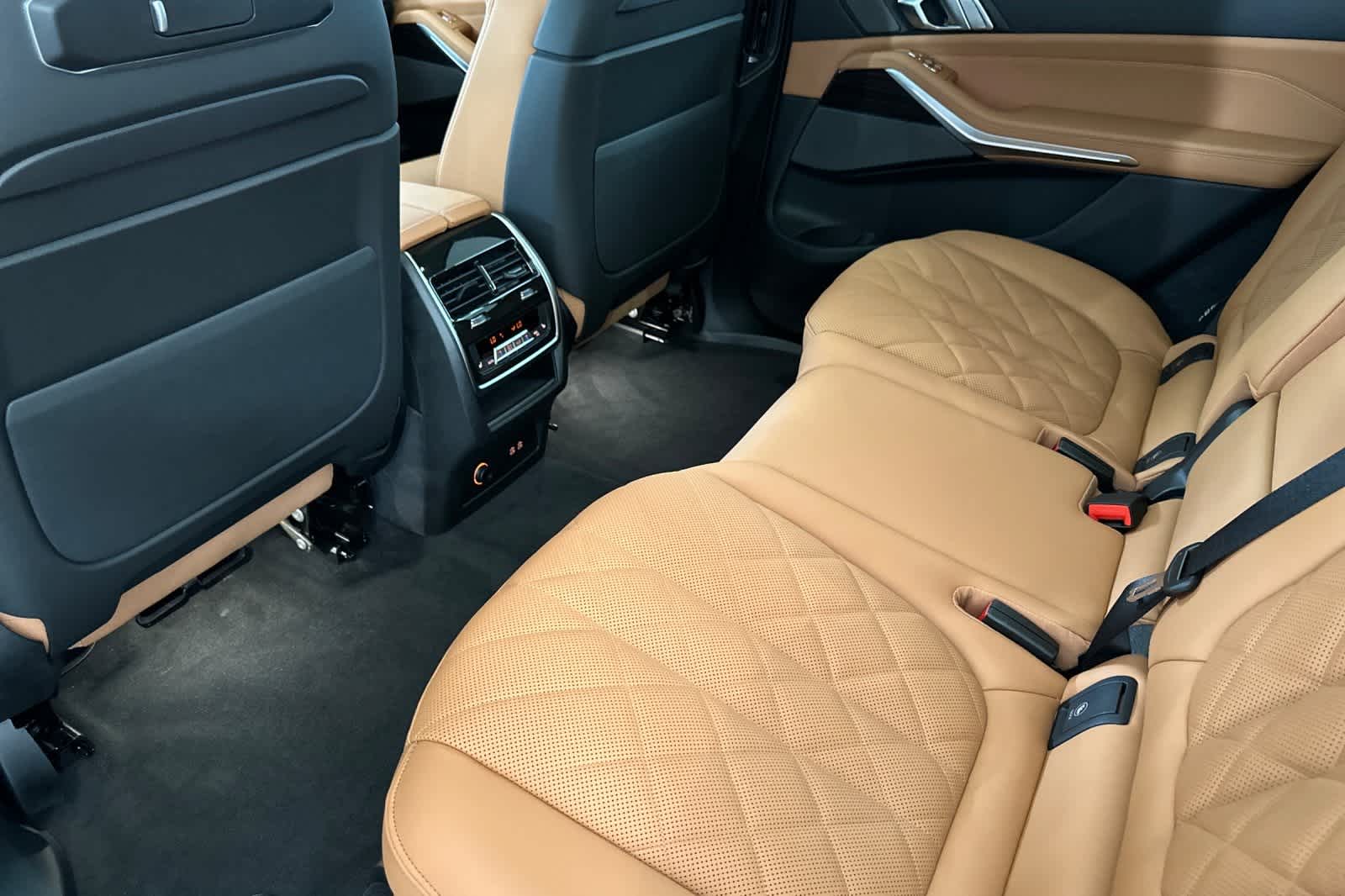 Thumbnail: 2026 BMW X7 - 4