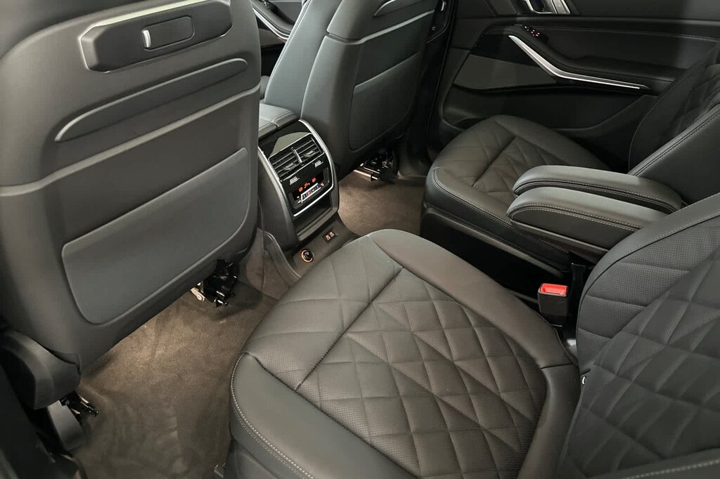 New 2026 BMW X7 xDrive40i SUV