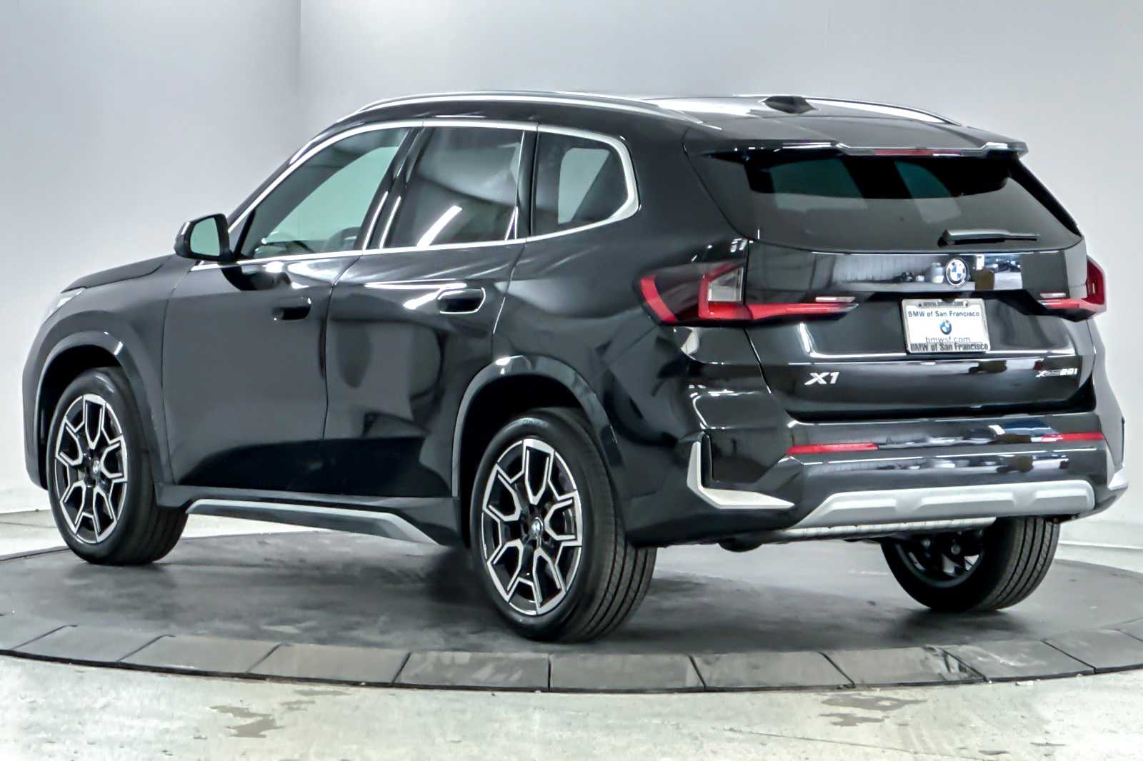Thumbnail: 2026 BMW X1 - 6