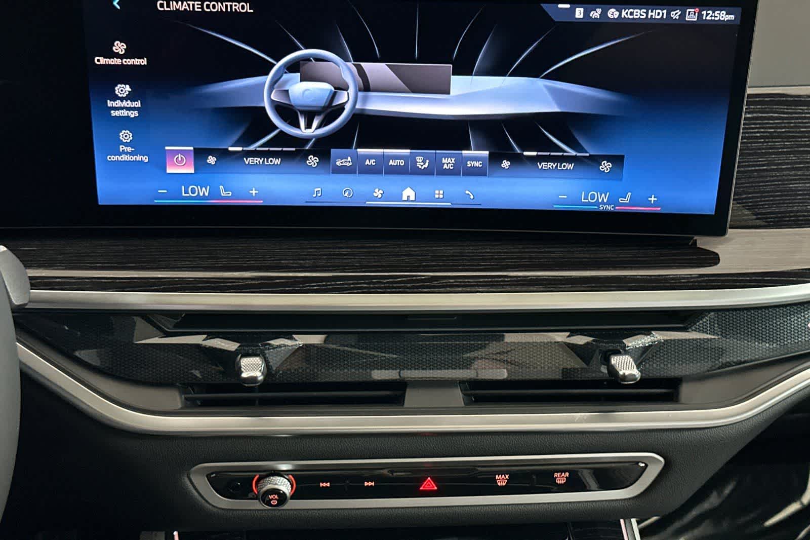 Thumbnail: 2026 BMW X5 - 21