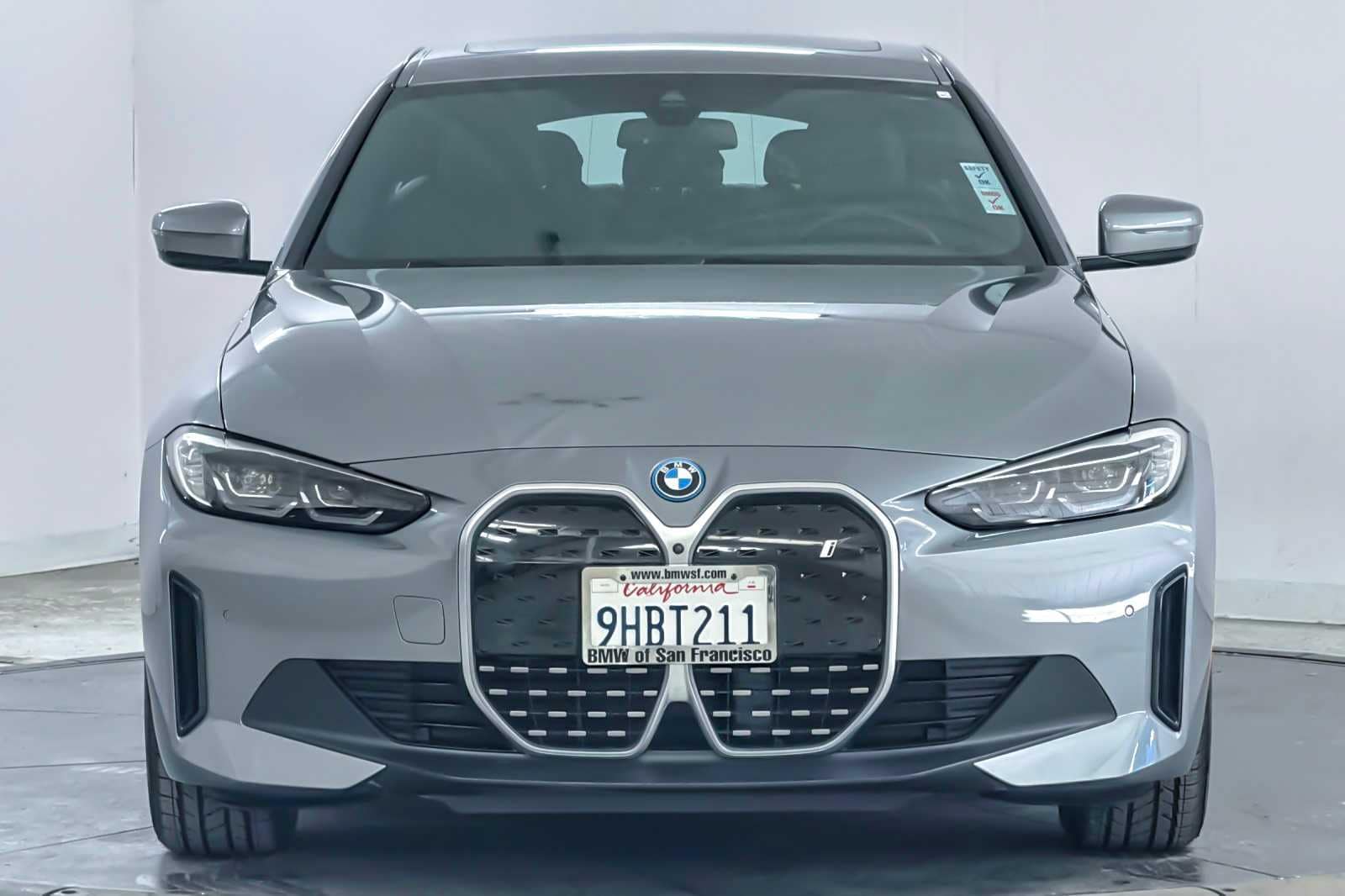 Thumbnail: 2023 BMW i4 - 10