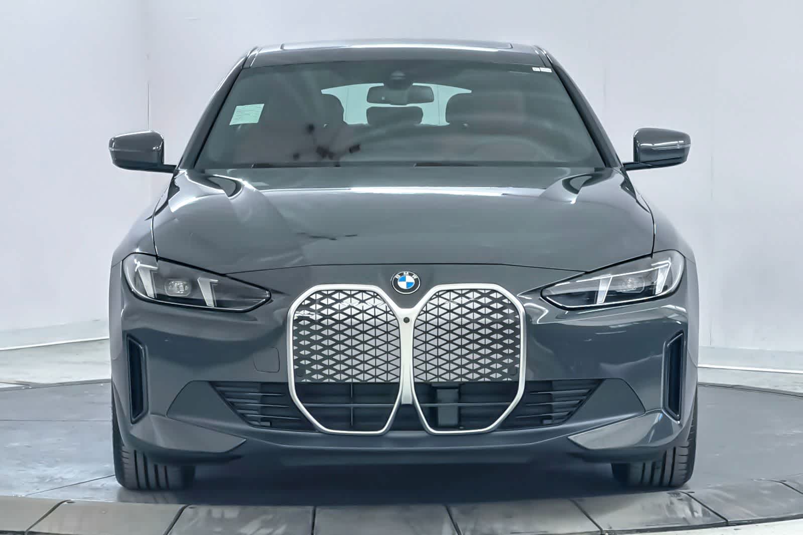 Thumbnail: 2026 BMW i4 - 10