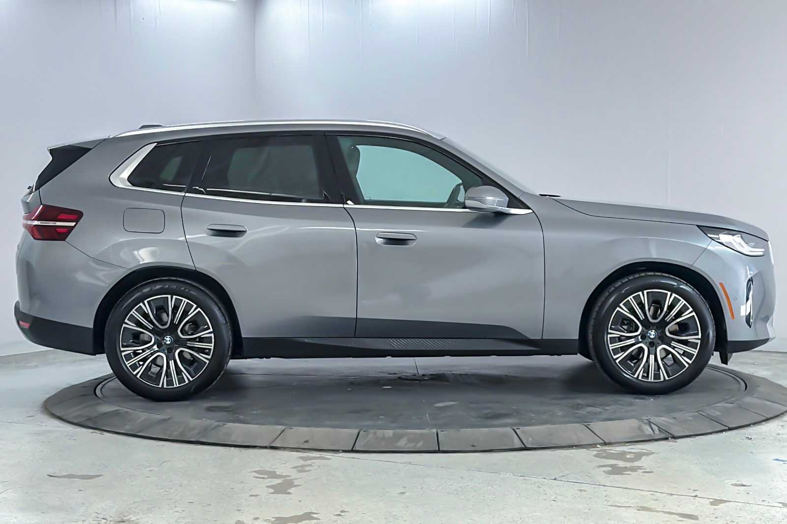 Thumbnail: 2025 BMW X3 - 8