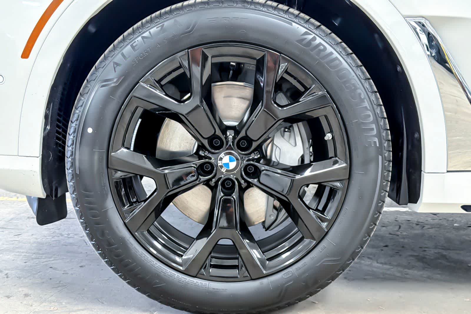 Thumbnail: 2027 BMW X7 - 25