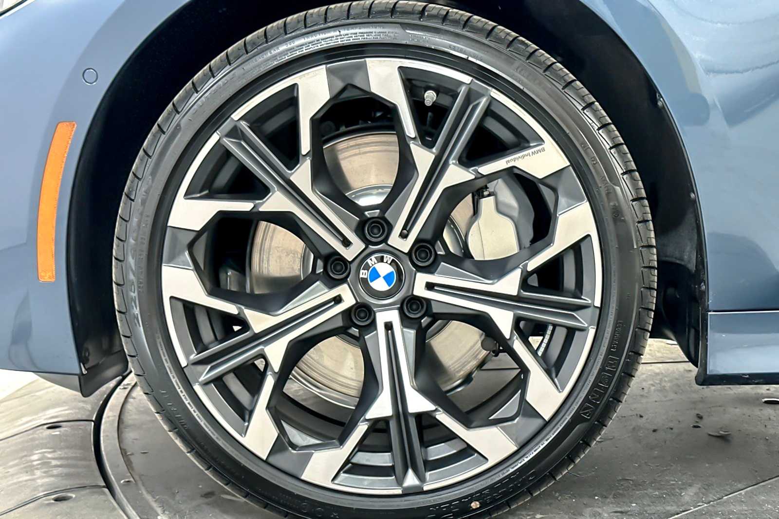 Thumbnail: 2026 BMW 3 Series - 24