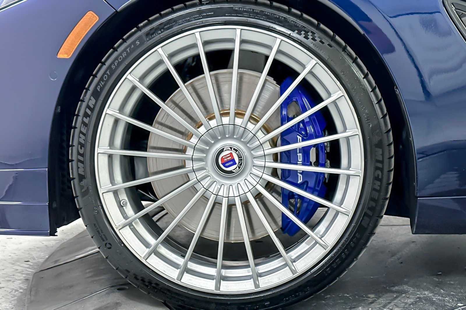Thumbnail: 2022 BMW 8 Series - 26
