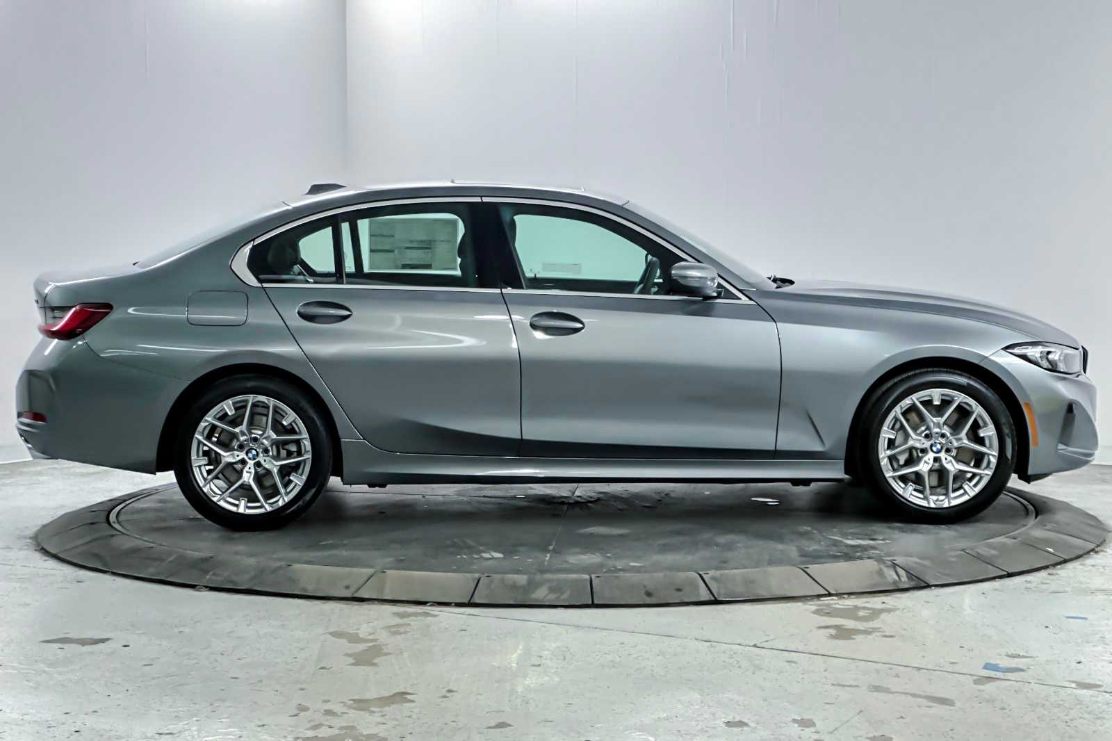 Thumbnail: 2026 BMW 3 Series - 8