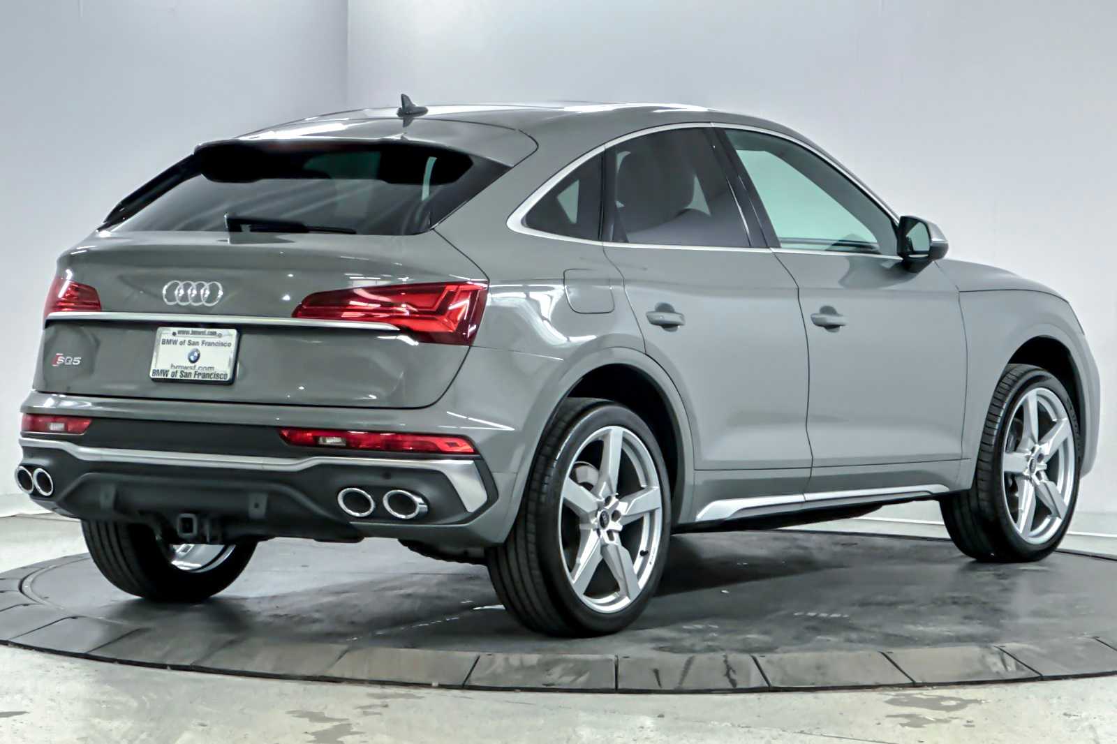 Thumbnail: 2022 Audi SQ5 - 2