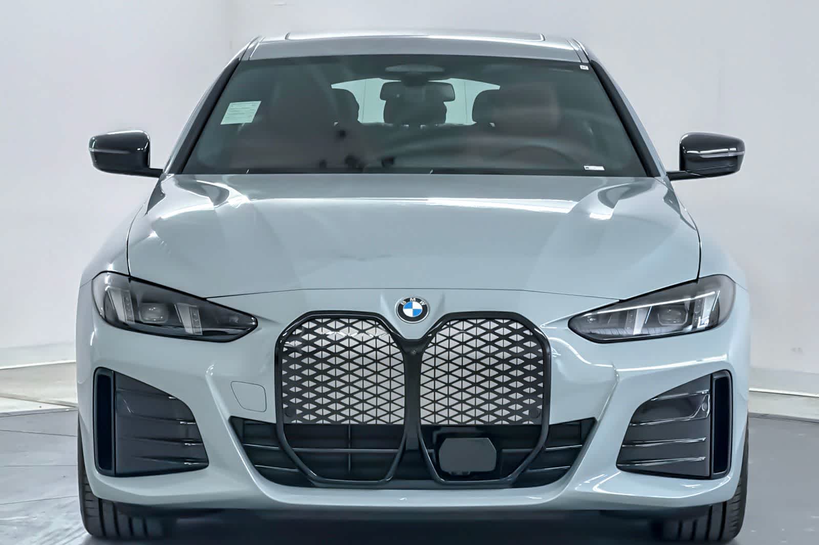 Thumbnail: 2026 BMW i4 - 10